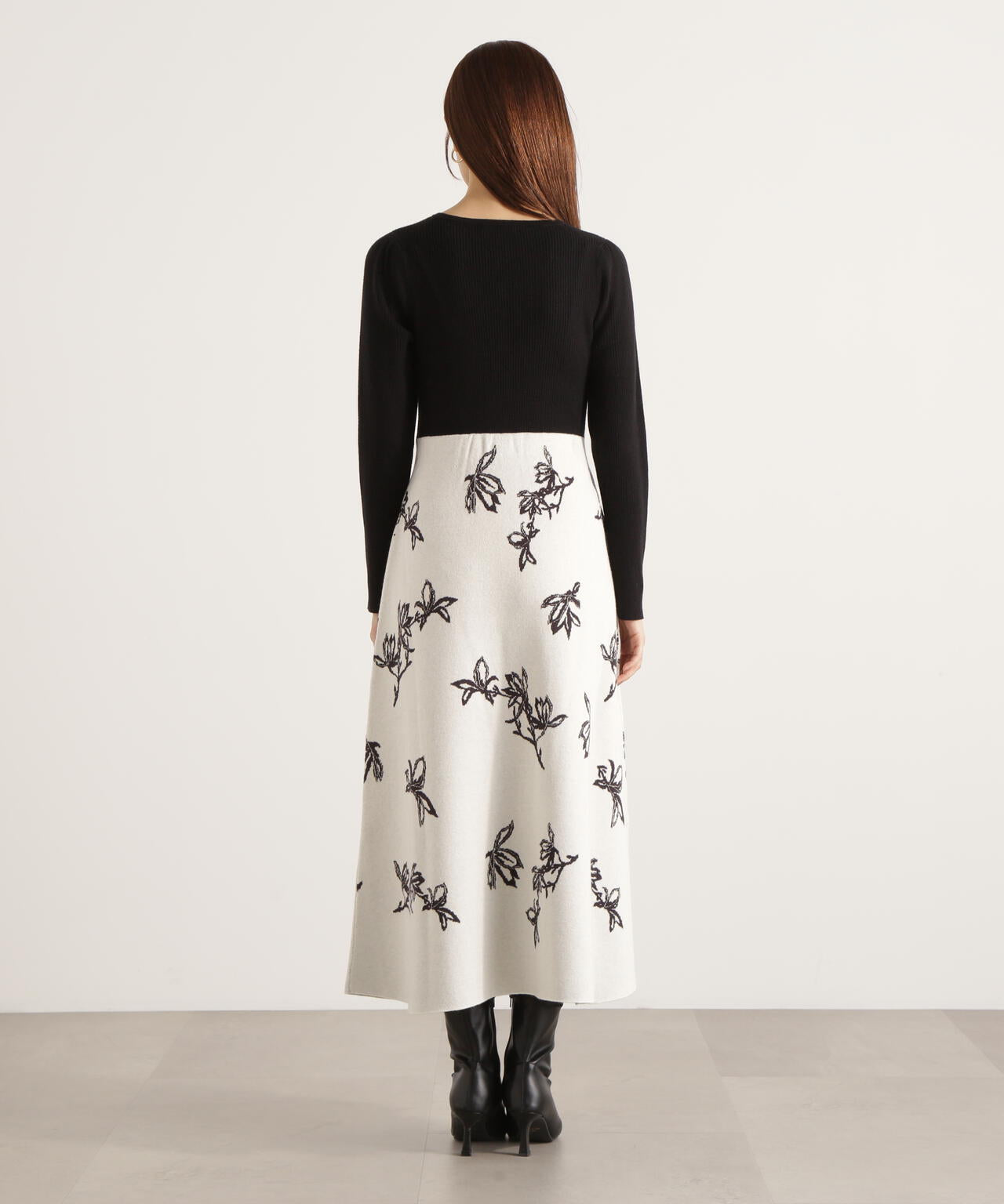 花柄ジャガードニットワンピース【ブルー×エクリュ:WEB・一部店舗限定】