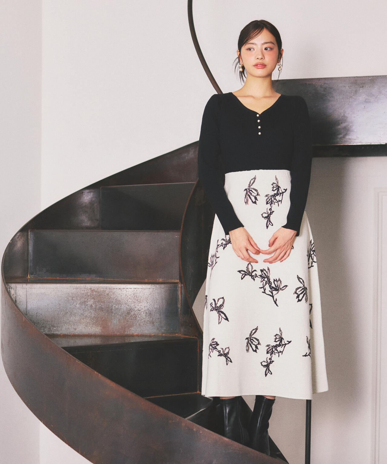 花柄ジャガードニットワンピース【ブルー×エクリュ:WEB・一部店舗限定】