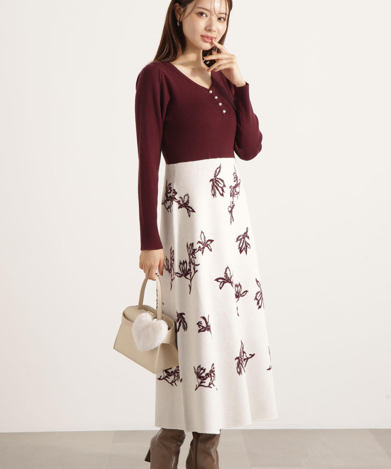 花柄ジャガードニットワンピース【ブルー×エクリュ:WEB・一部店舗限定】