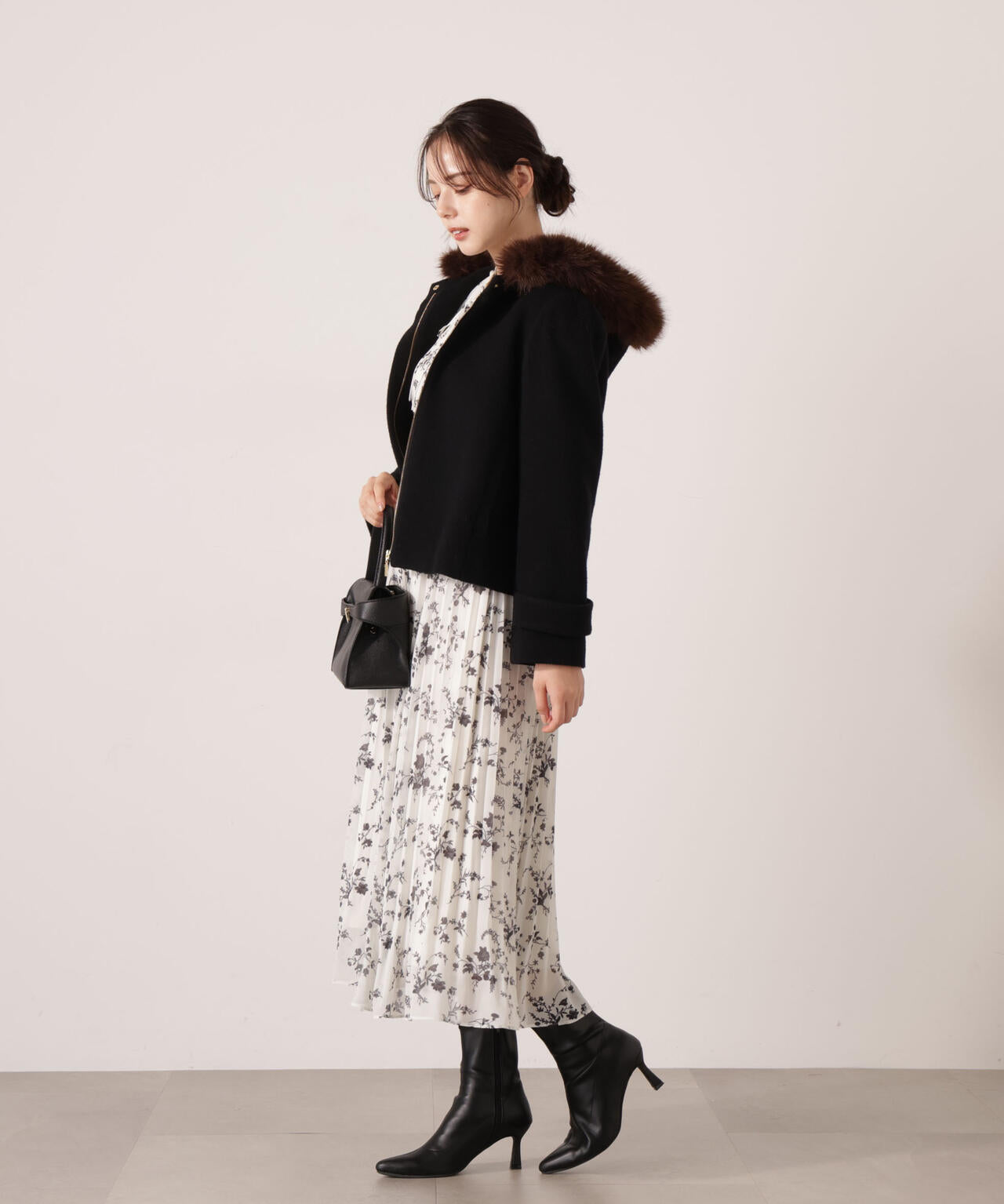 【加藤栞さん着用】花柄プリーツワンピース