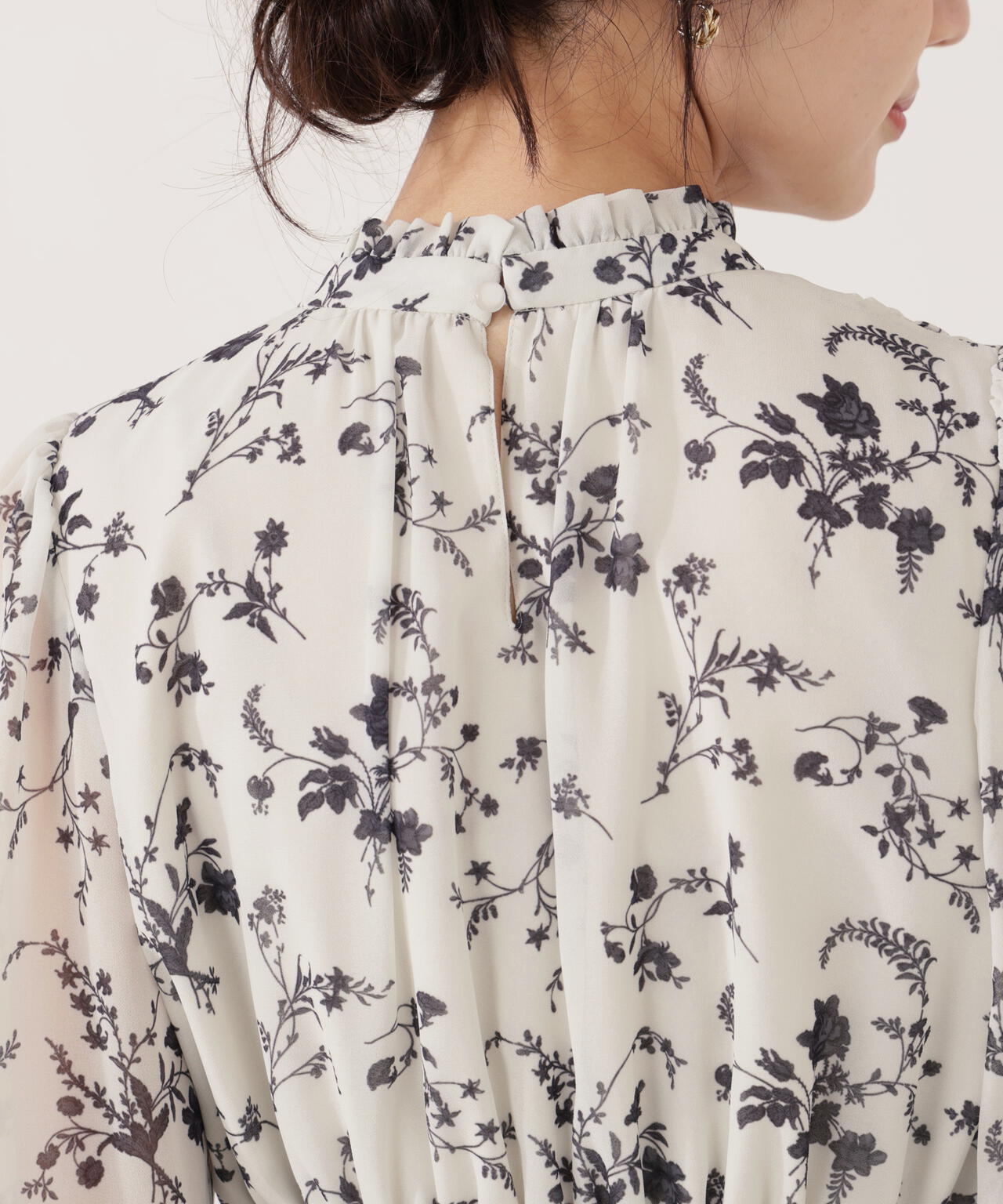 【加藤栞さん着用】花柄プリーツワンピース