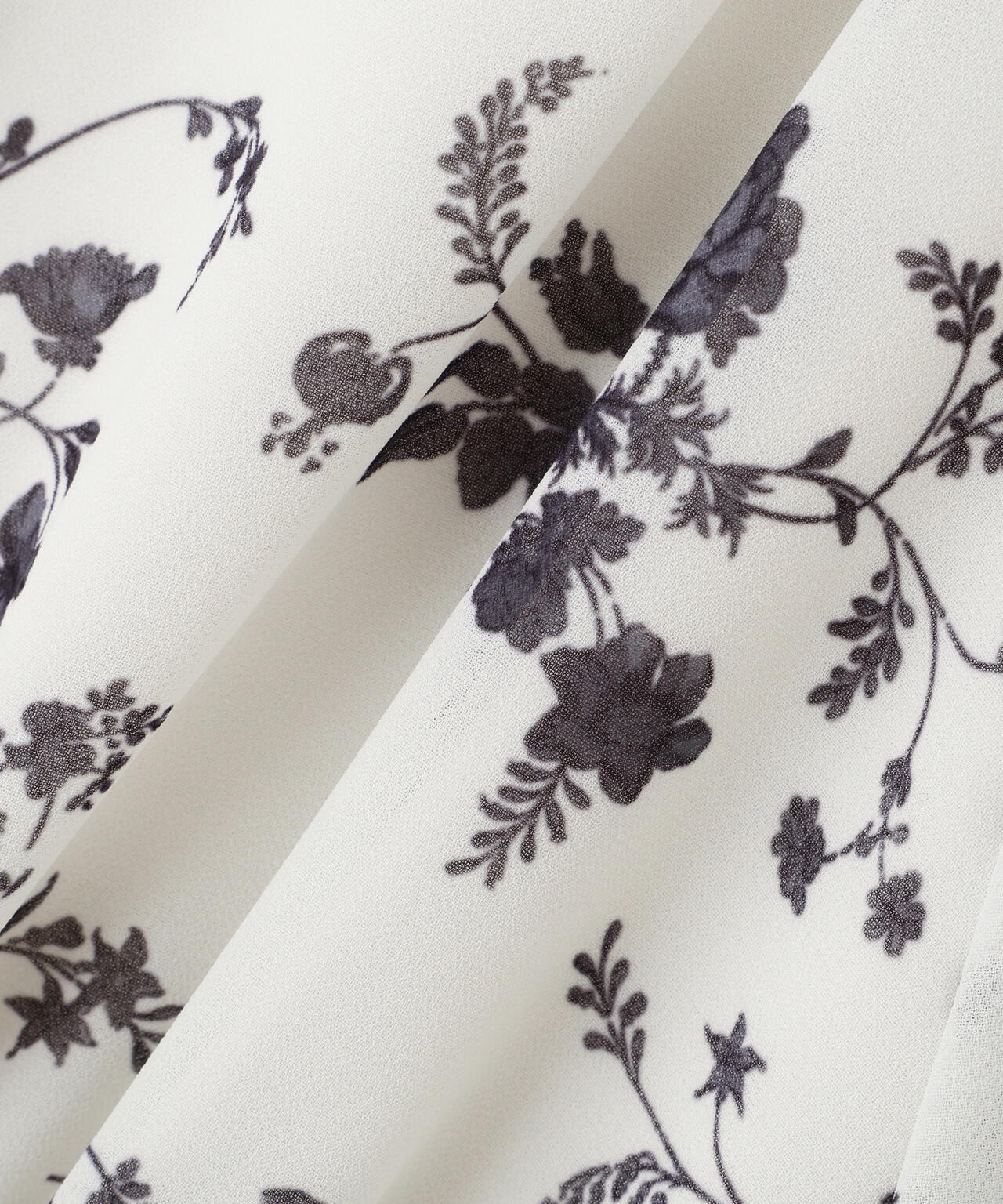 【加藤栞さん着用】花柄プリーツワンピース