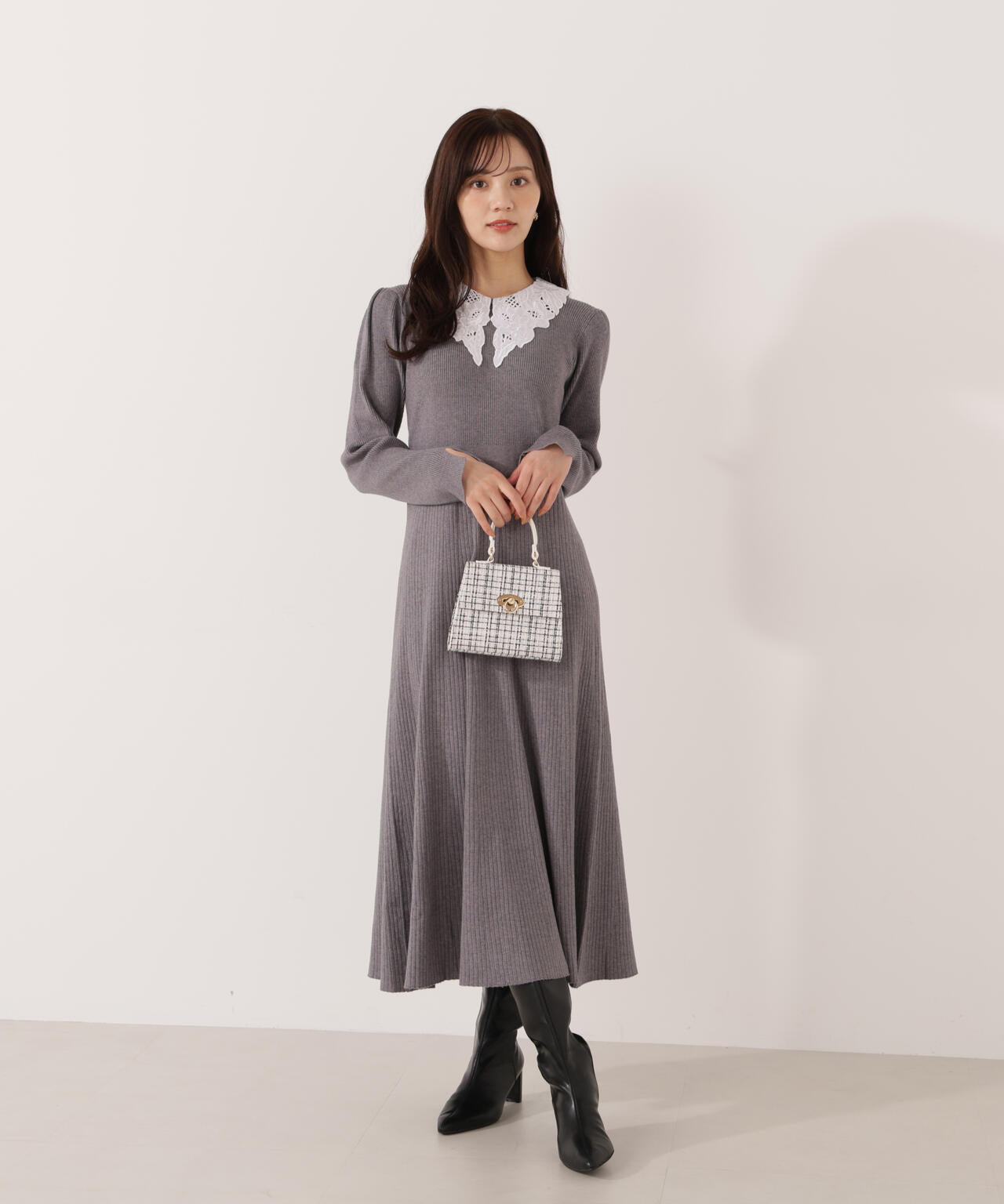 【加藤栞さん着用】レース襟付きニットワンピース