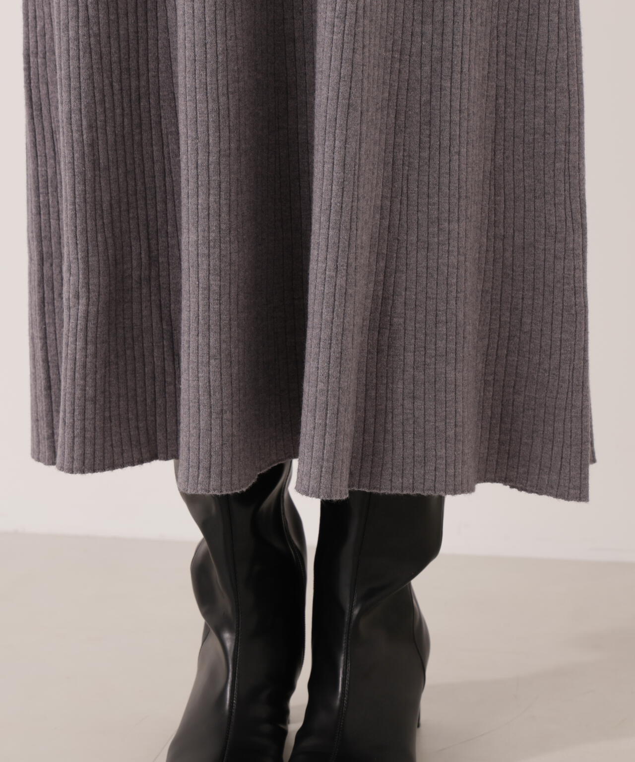 【加藤栞さん着用】レース襟付きニットワンピース