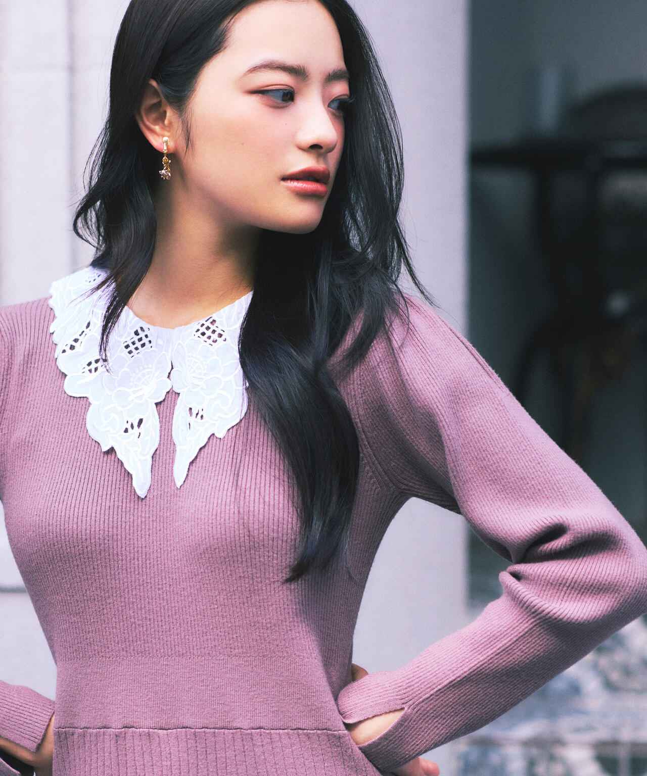 【加藤栞さん着用】レース襟付きニットワンピース