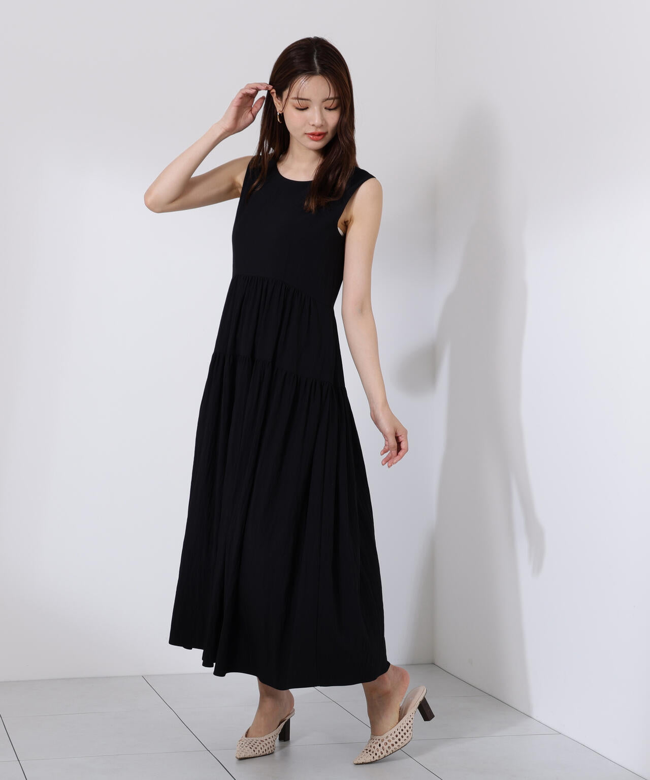 バックリボンティアードワンピース