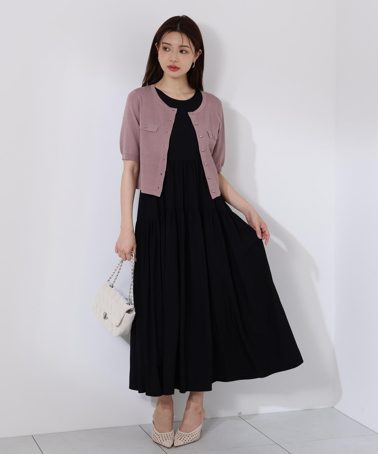 バックリボンティアードワンピース