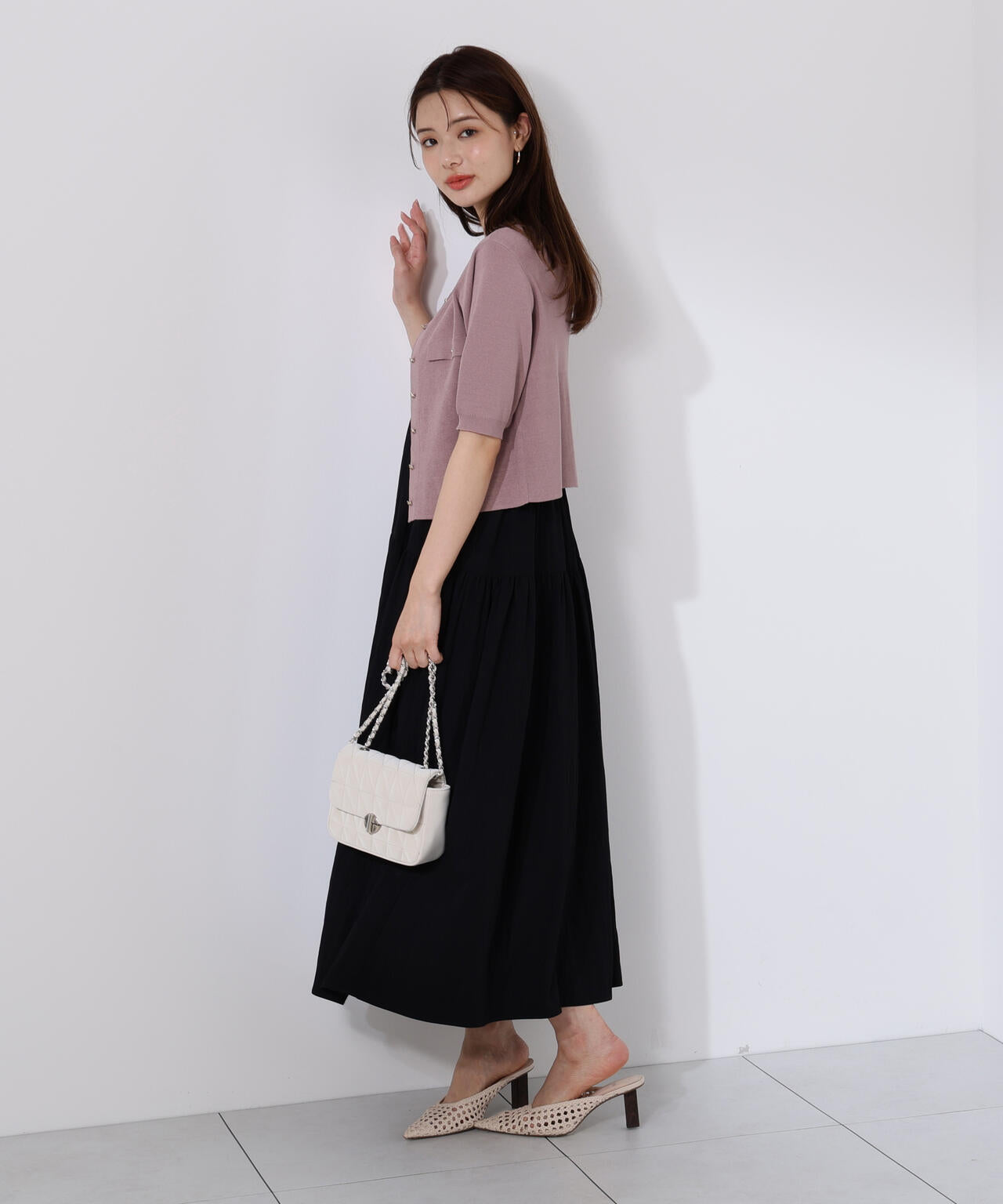 バックリボンティアードワンピース