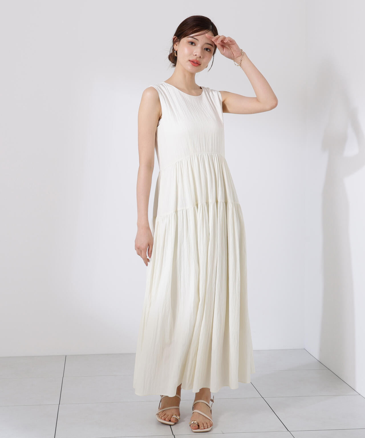 バックリボンティアードワンピース