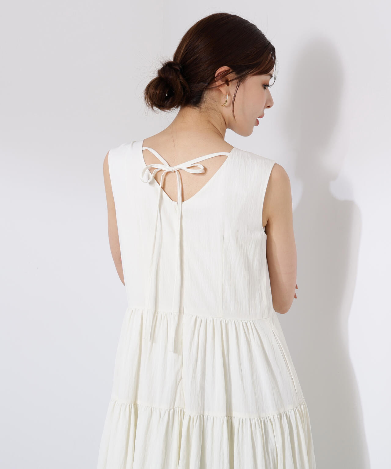 バックリボンティアードワンピース