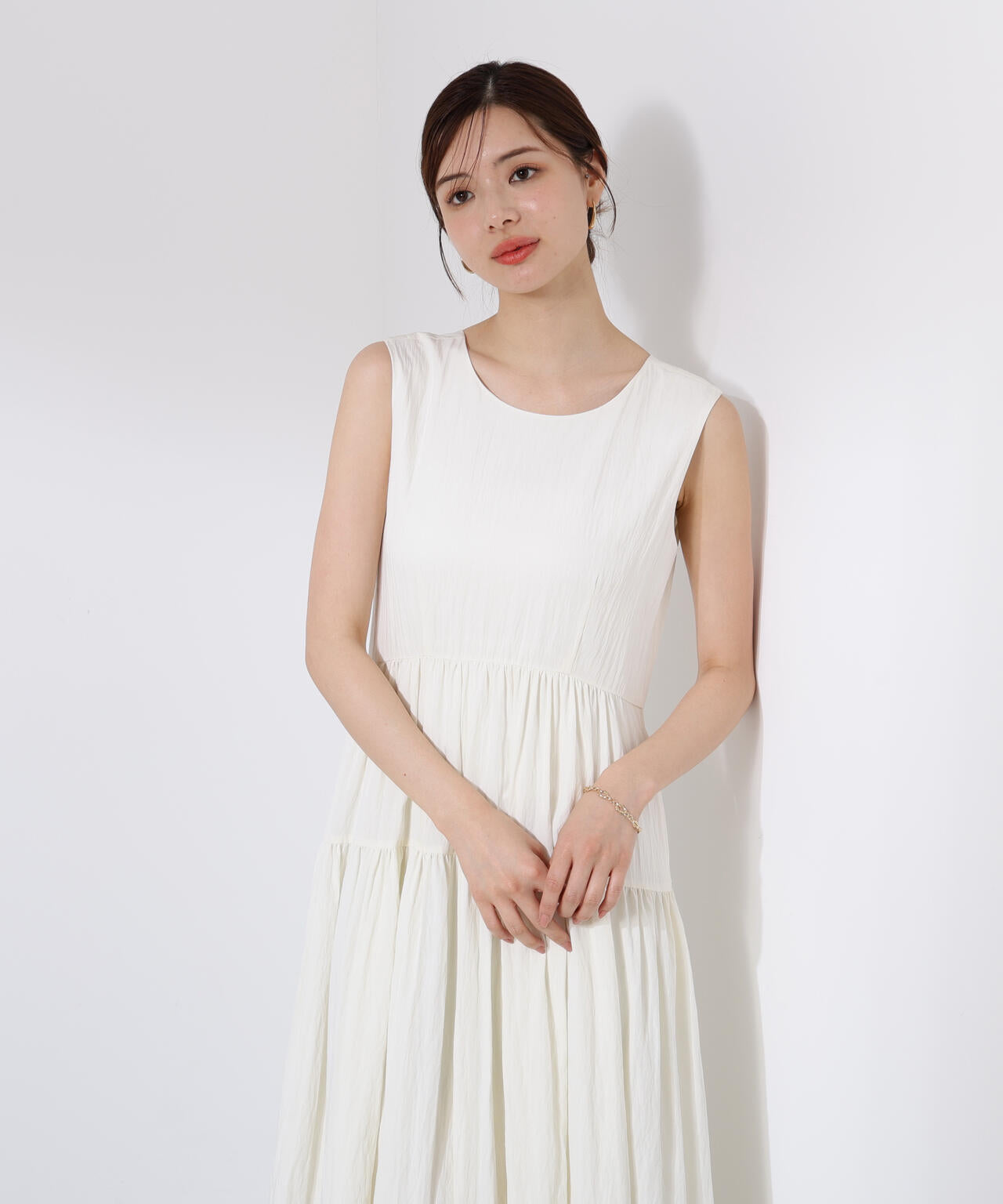 バックリボンティアードワンピース