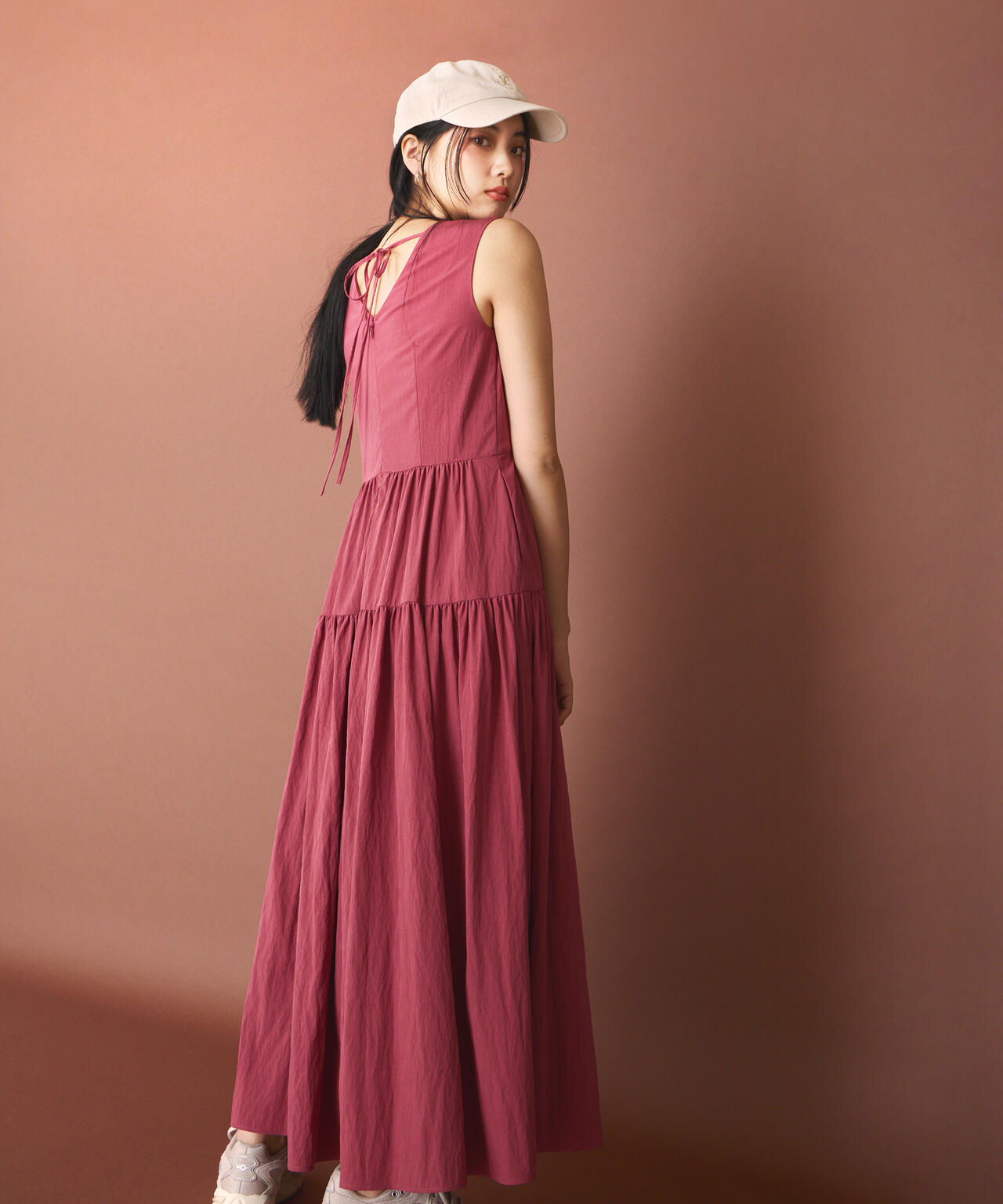 バックリボンティアードワンピース