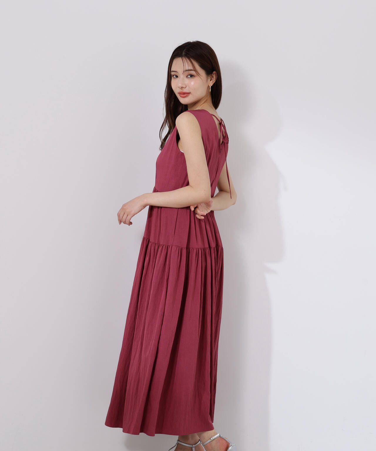 バックリボンティアードワンピース