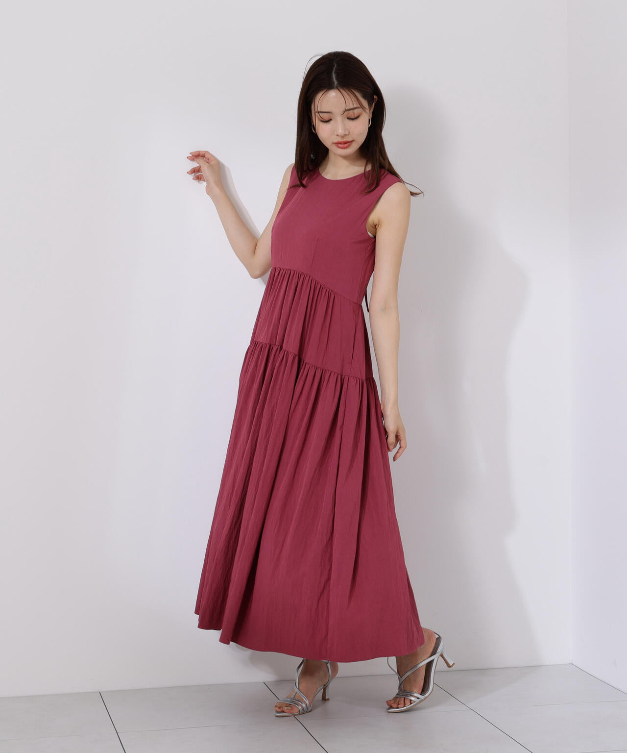 バックリボンティアードワンピース