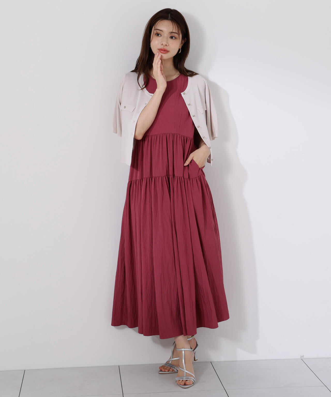 バックリボンティアードワンピース