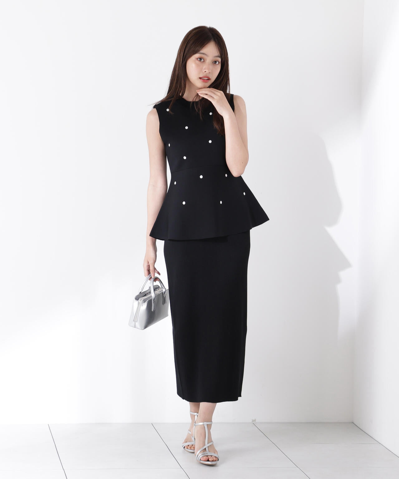 ドット刺繍ニットセットアップ