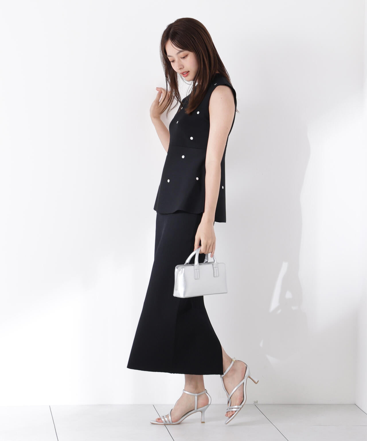 ドット刺繍ニットセットアップ