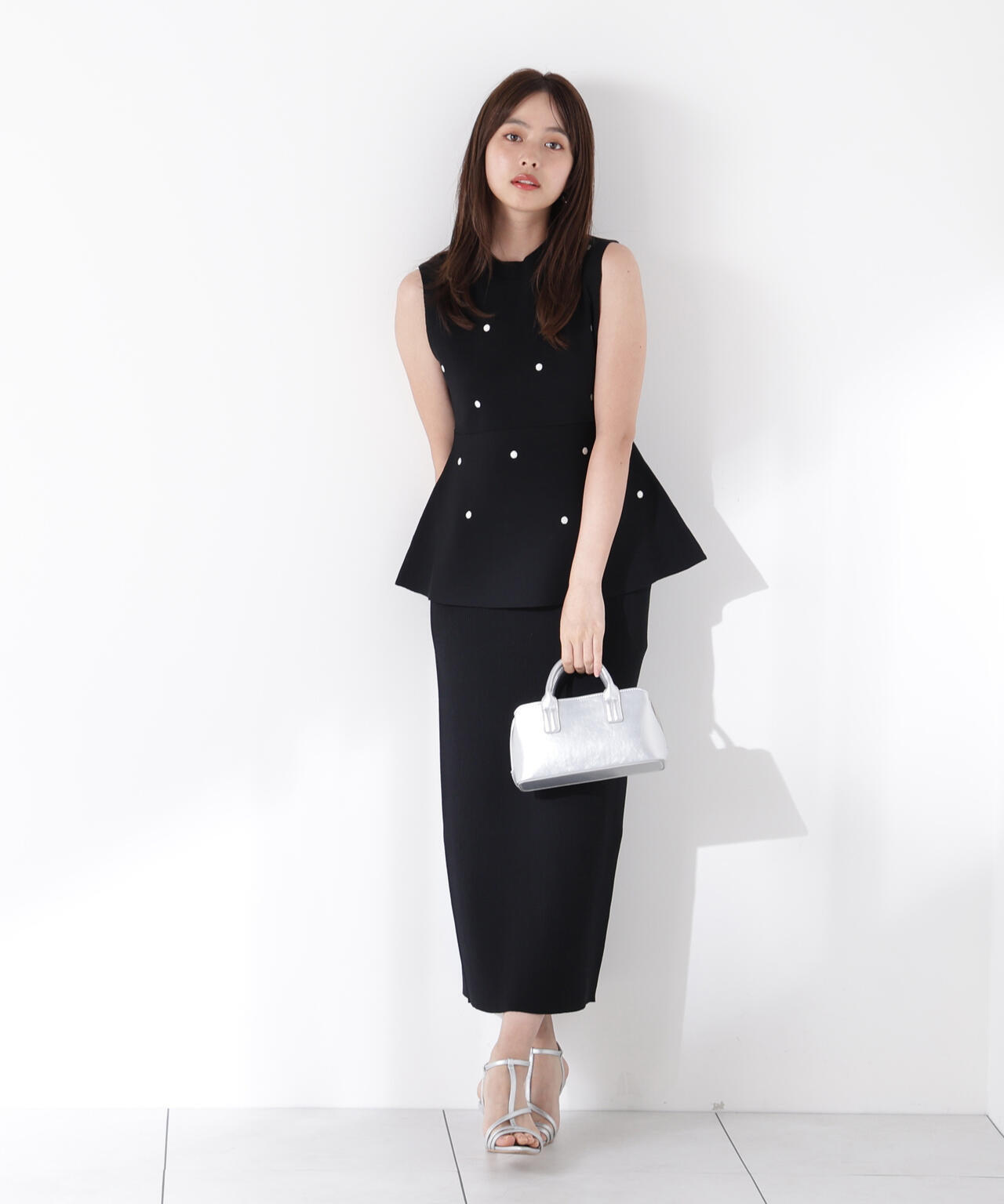 ドット刺繍ニットセットアップ