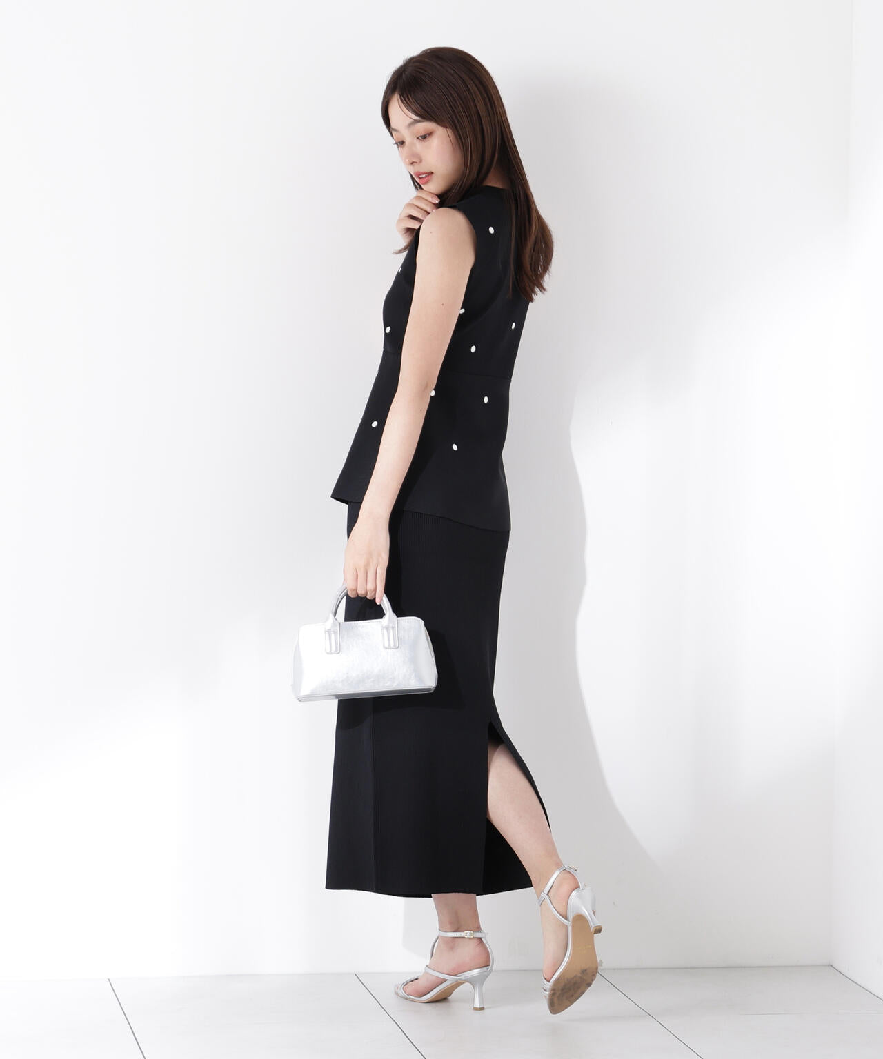 ドット刺繍ニットセットアップ