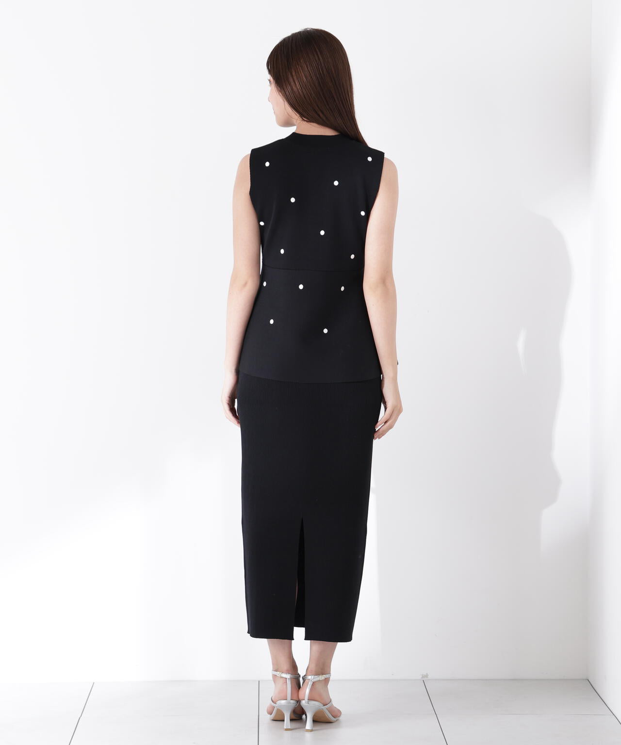 ドット刺繍ニットセットアップ