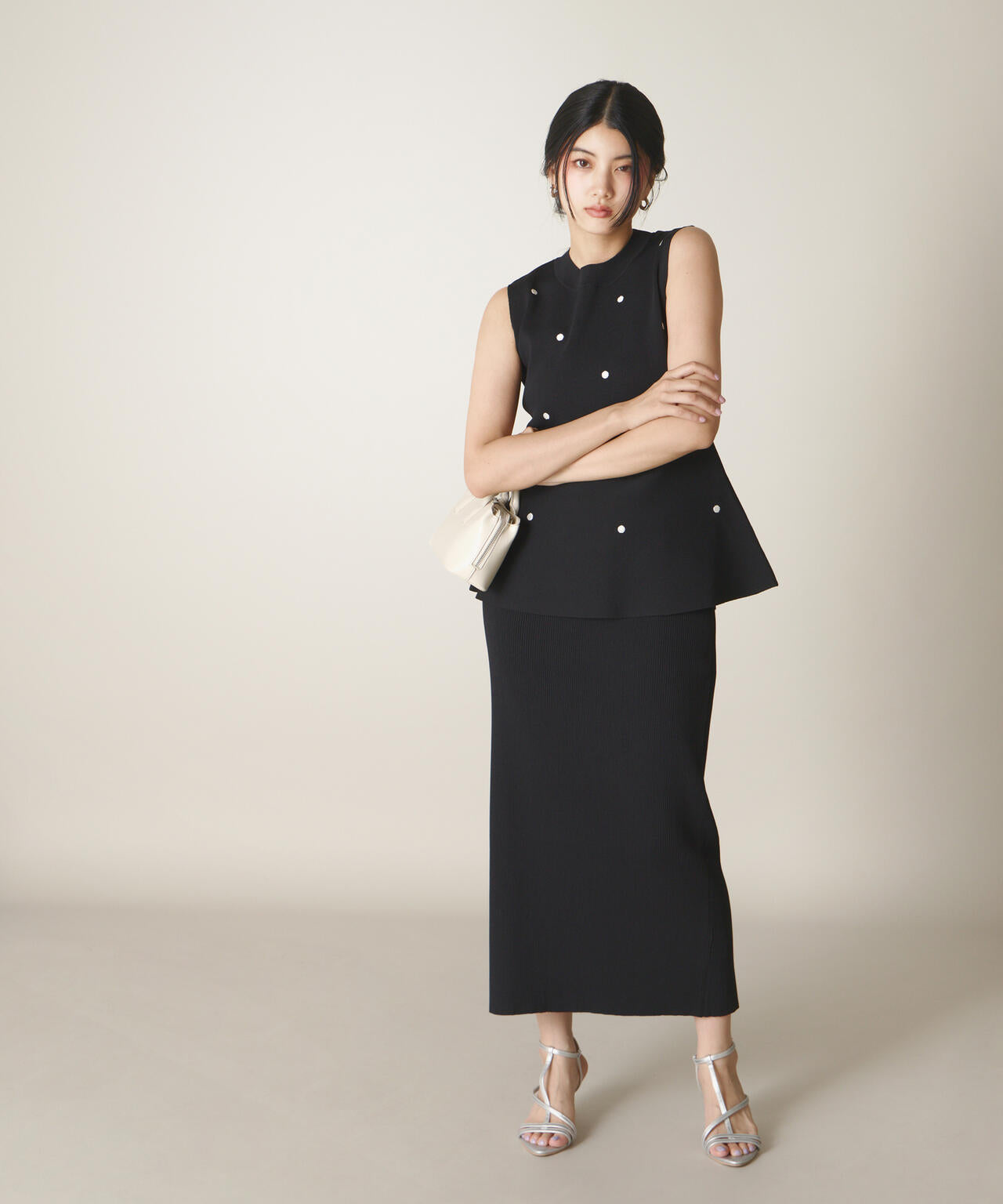 ドット刺繍ニットセットアップ