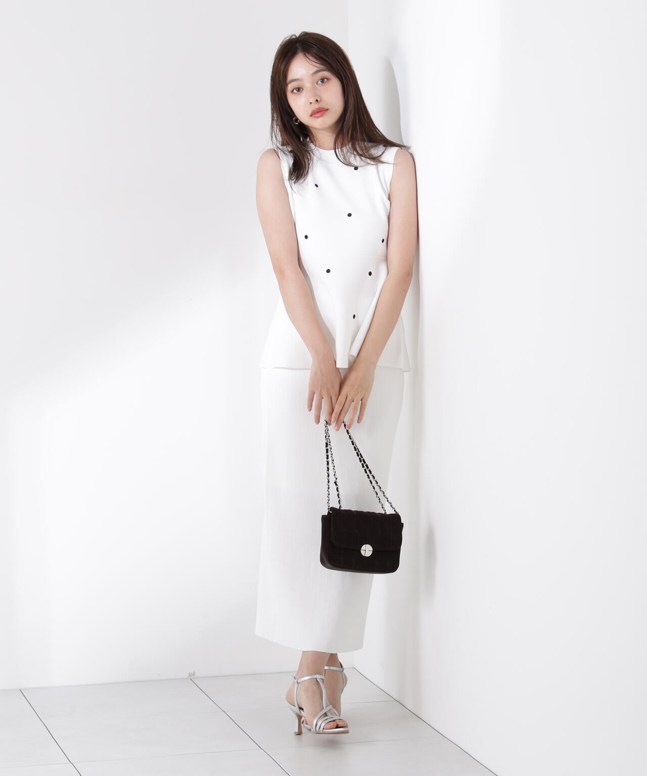 ドット刺繍ニットセットアップ