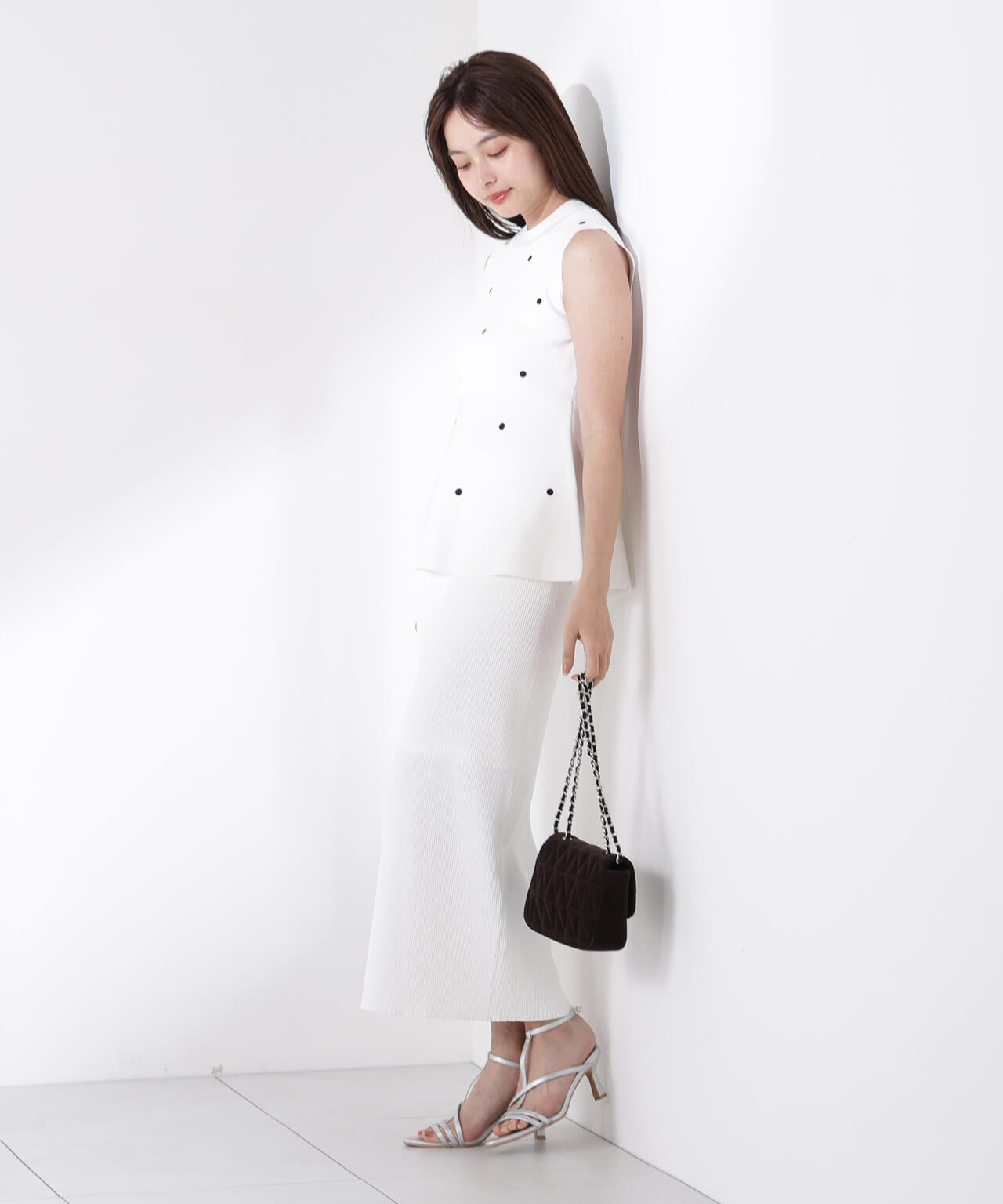 ドット刺繍ニットセットアップ