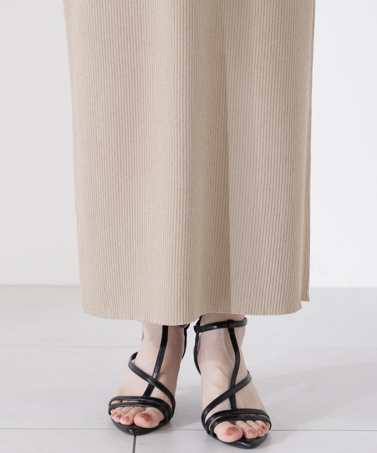 〈接触冷感〉ペプラムニットセットアップ【official site限定】