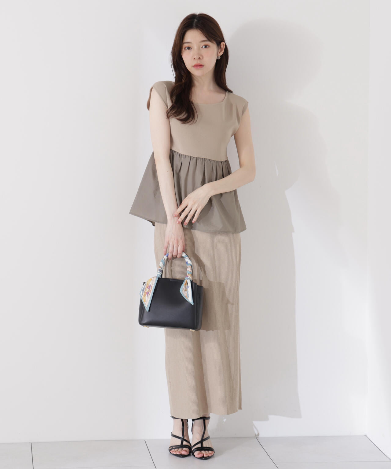 〈接触冷感〉ペプラムニットセットアップ【official site限定】