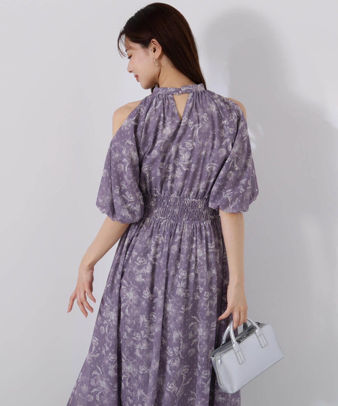 オープンショルダー花柄ワンピース