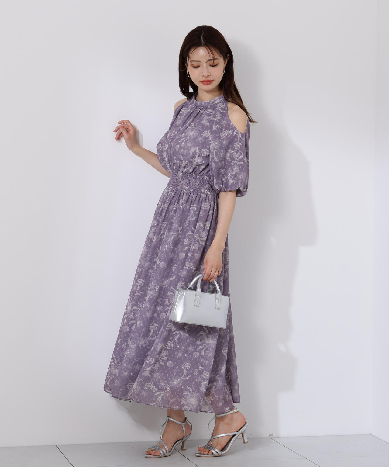 オープンショルダー花柄ワンピース