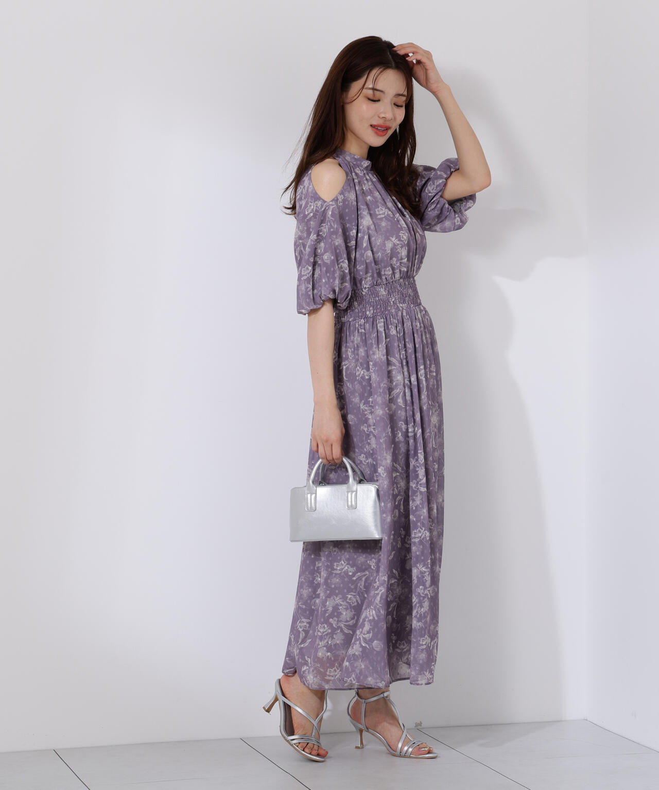 オープンショルダー花柄ワンピース