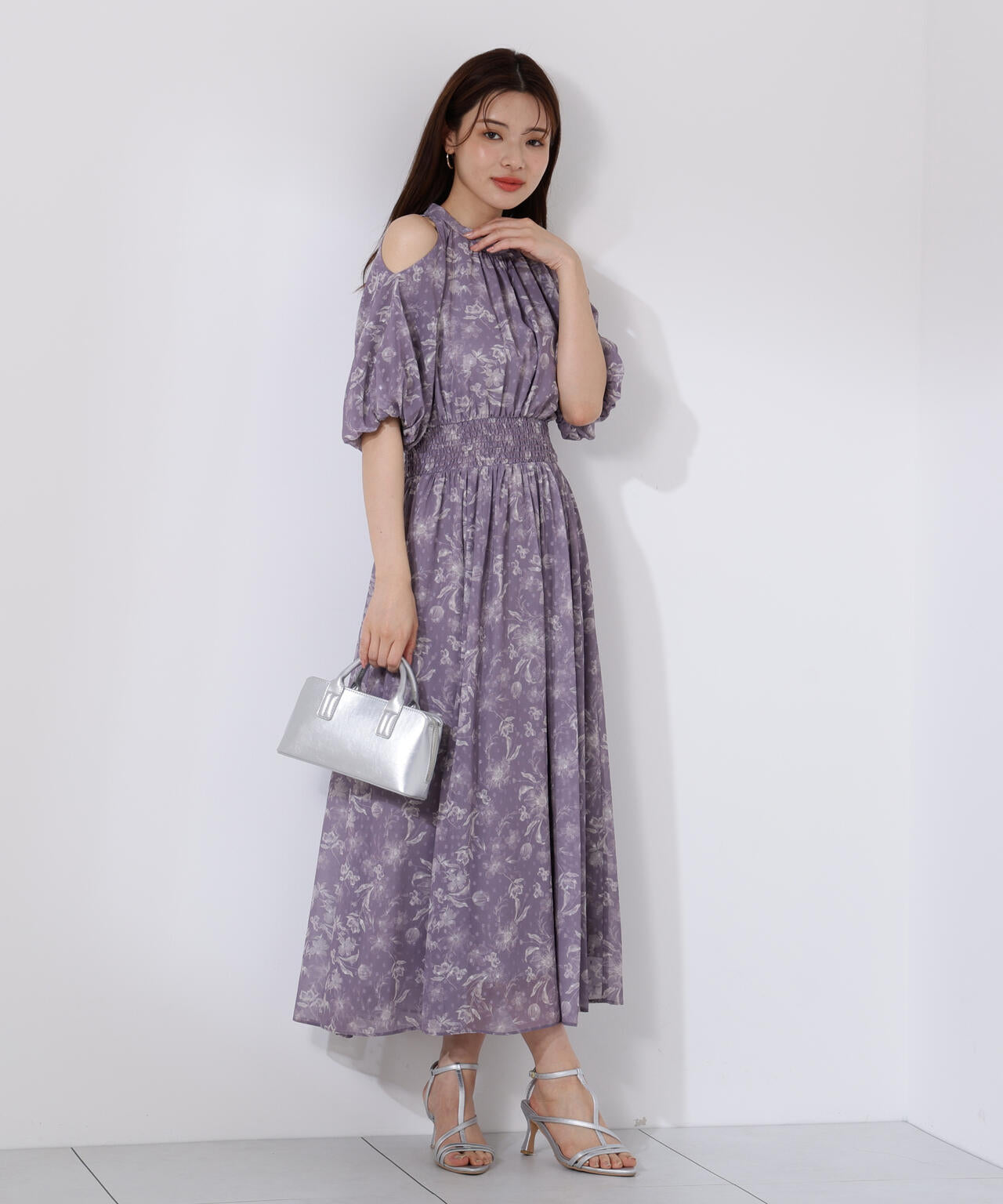 オープンショルダー花柄ワンピース