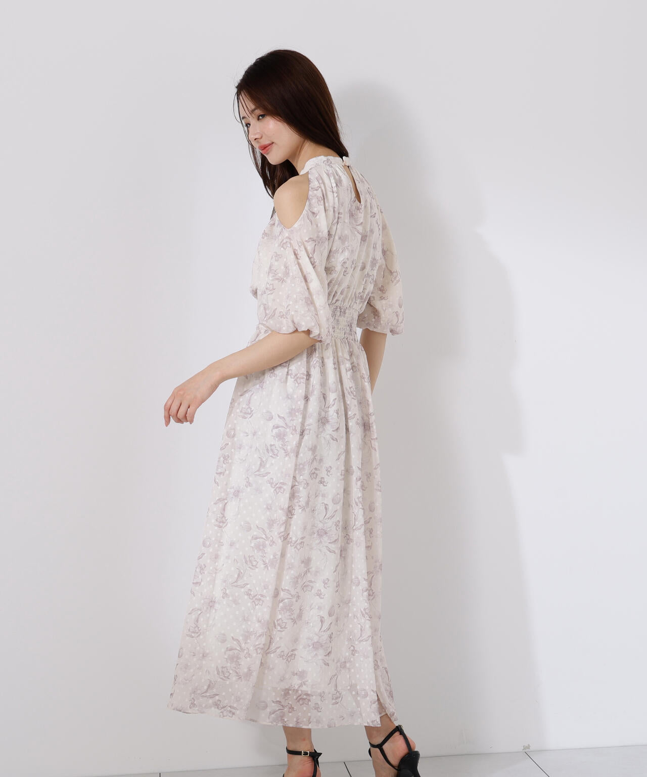 オープンショルダー花柄ワンピース