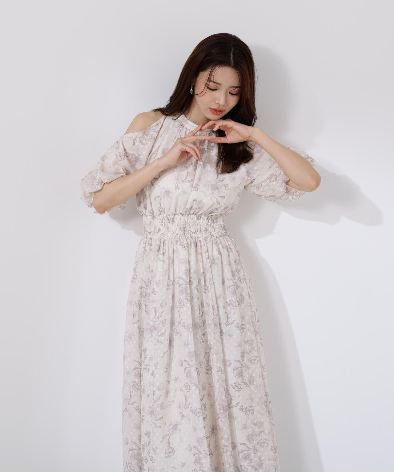 オープンショルダー花柄ワンピース