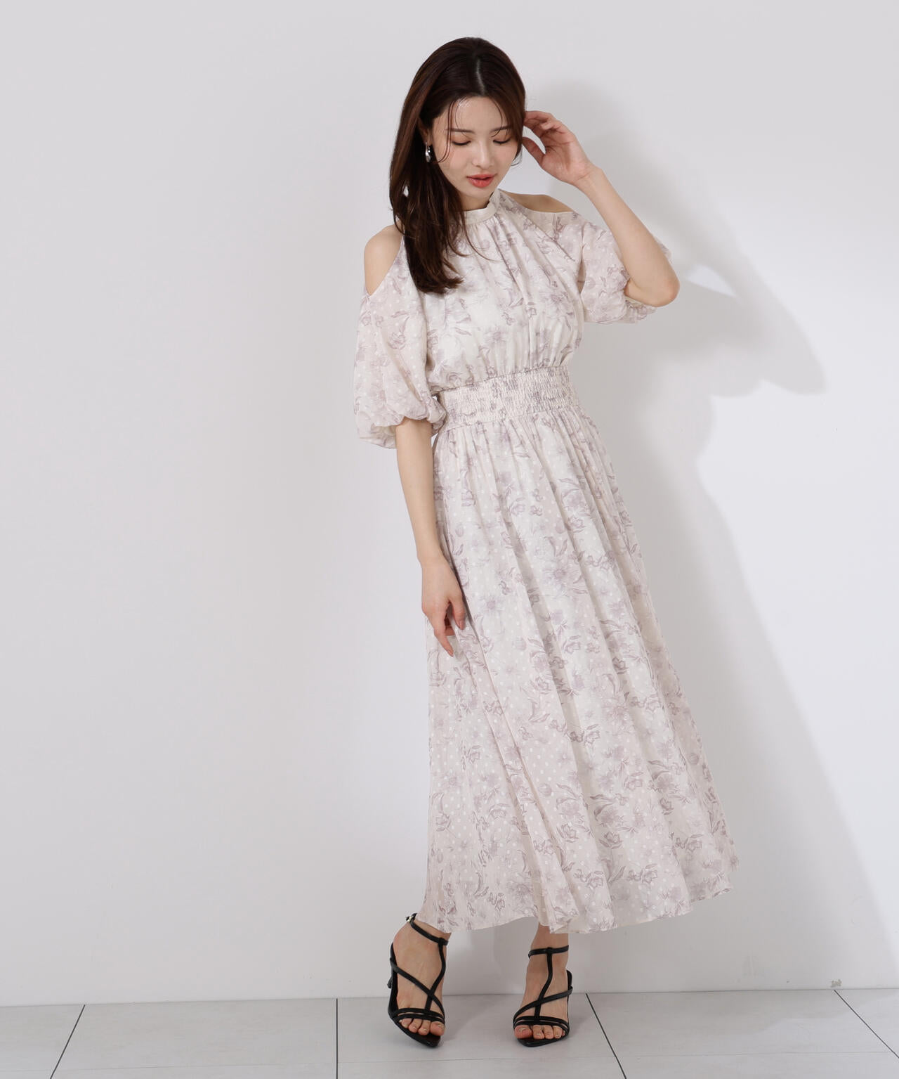 オープンショルダー花柄ワンピース