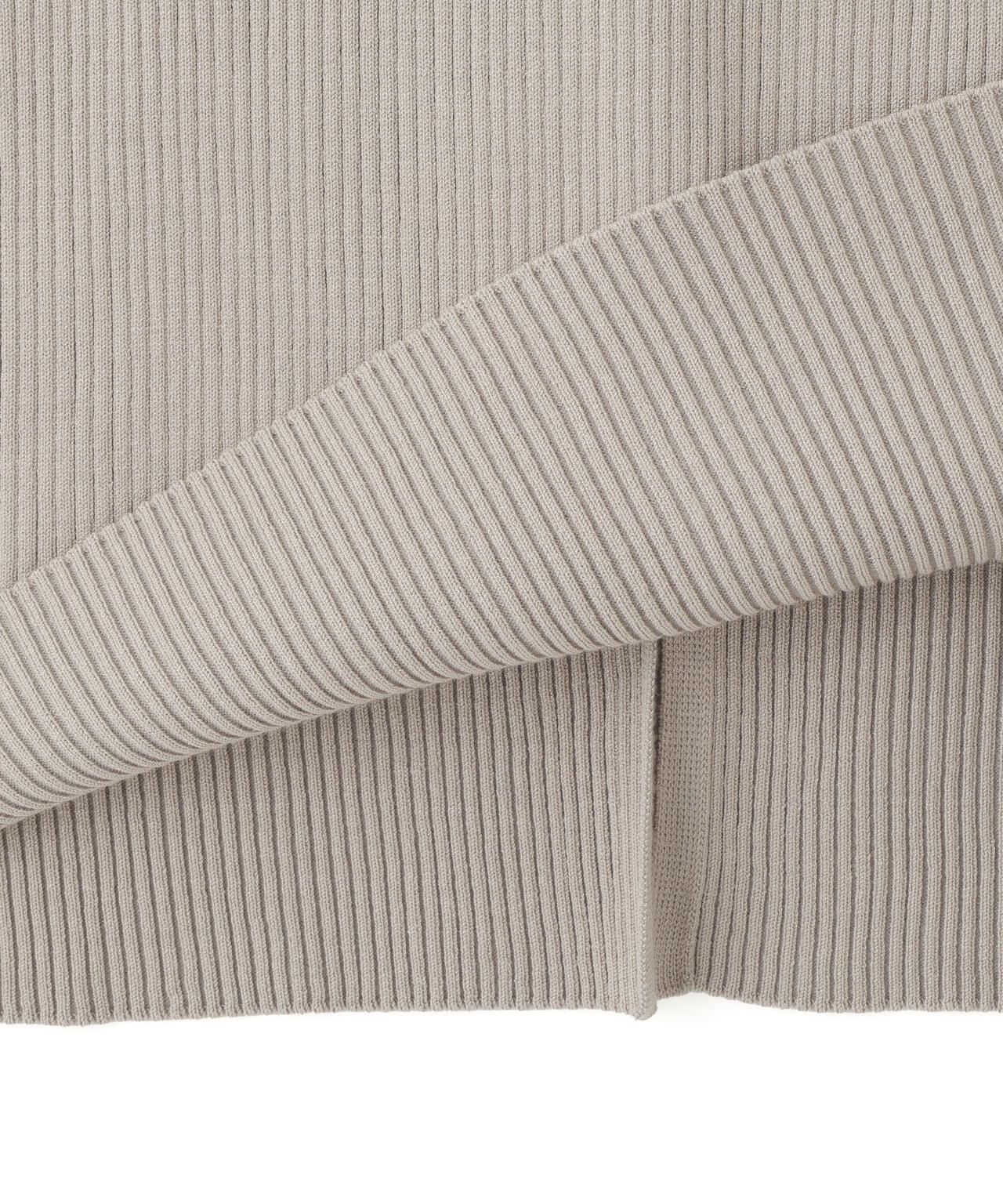 レイヤード風ニットセットアップ