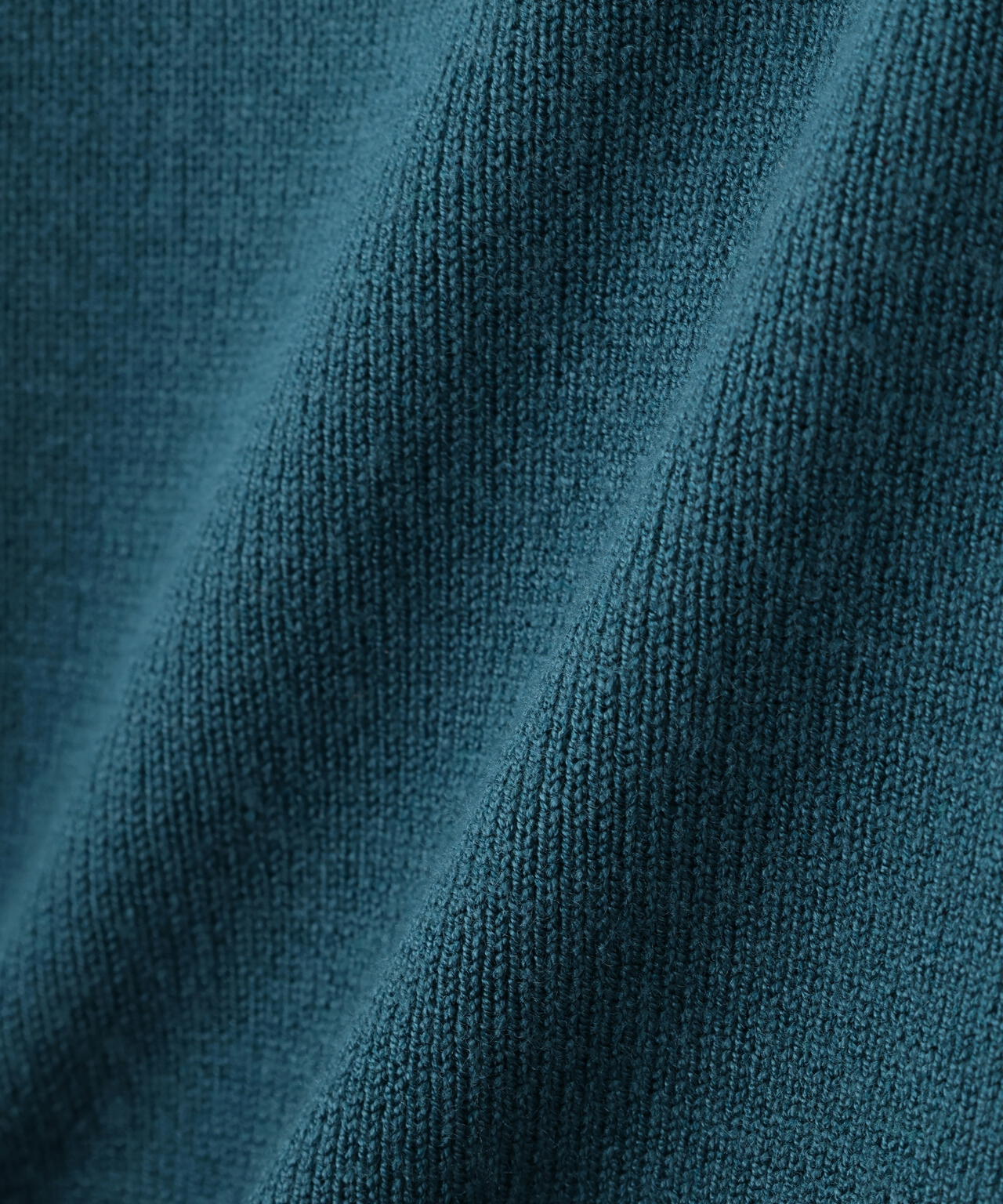 レイヤード風ニットセットアップ