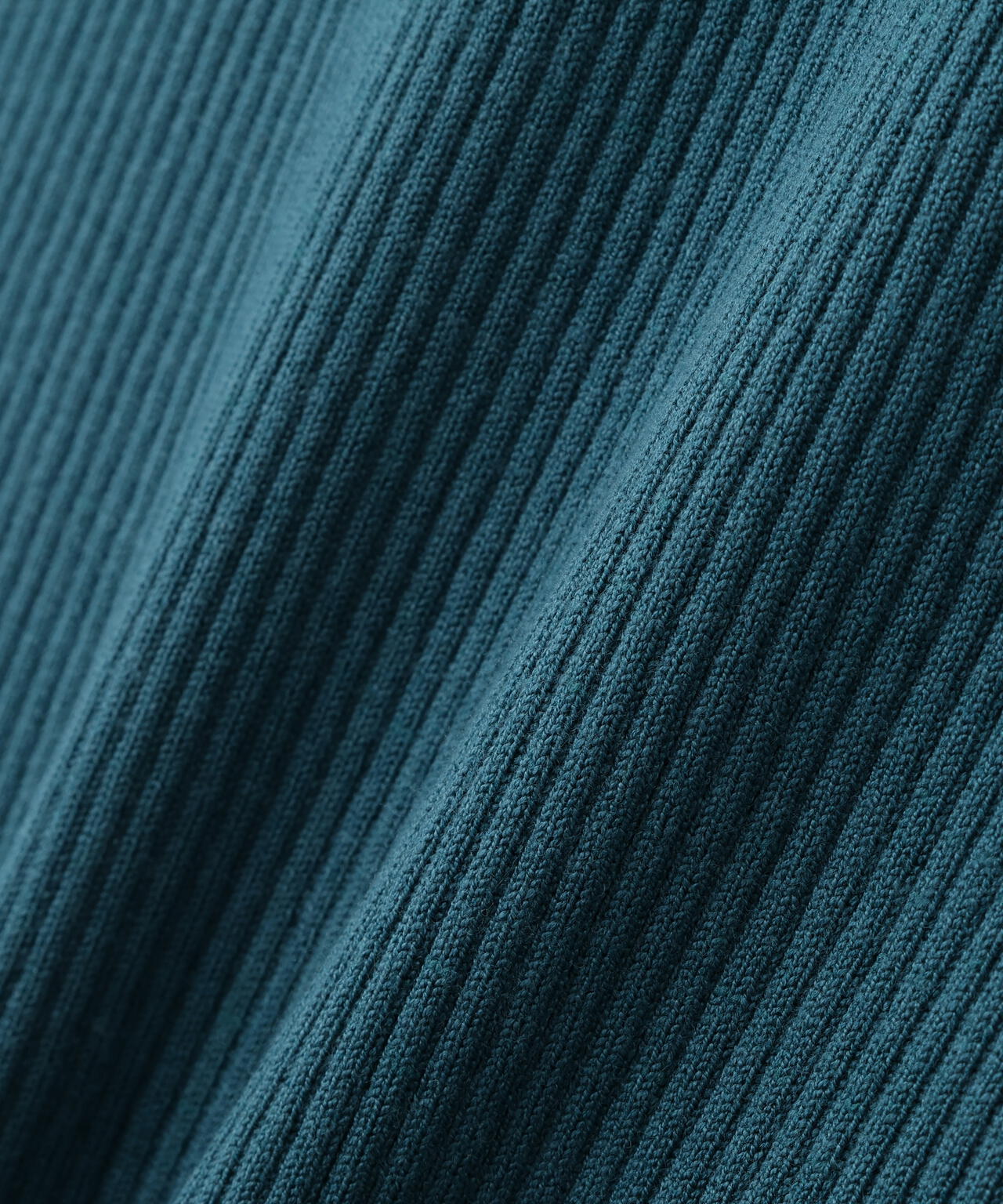 レイヤード風ニットセットアップ