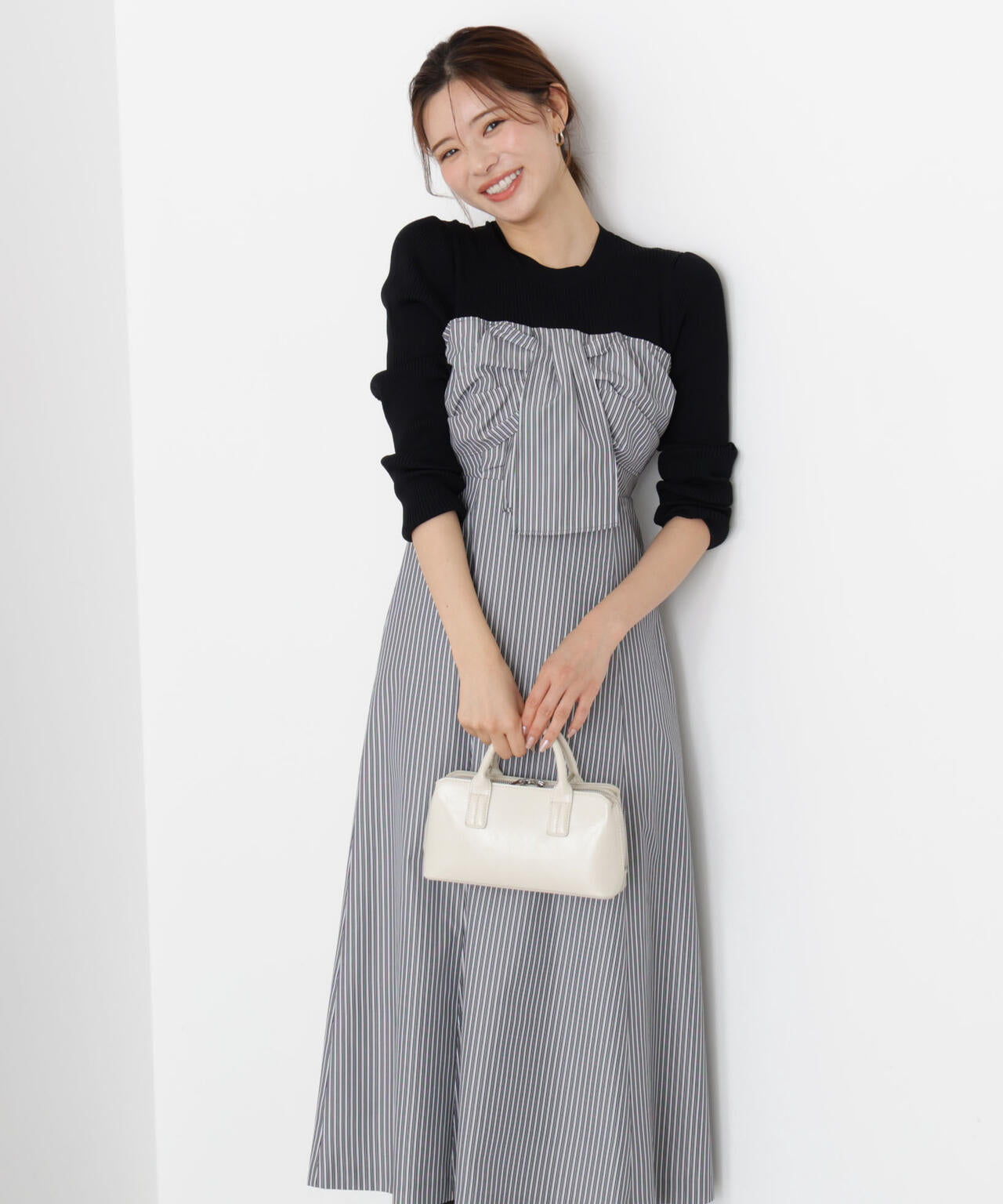 フロントリボンドッキングワンピース