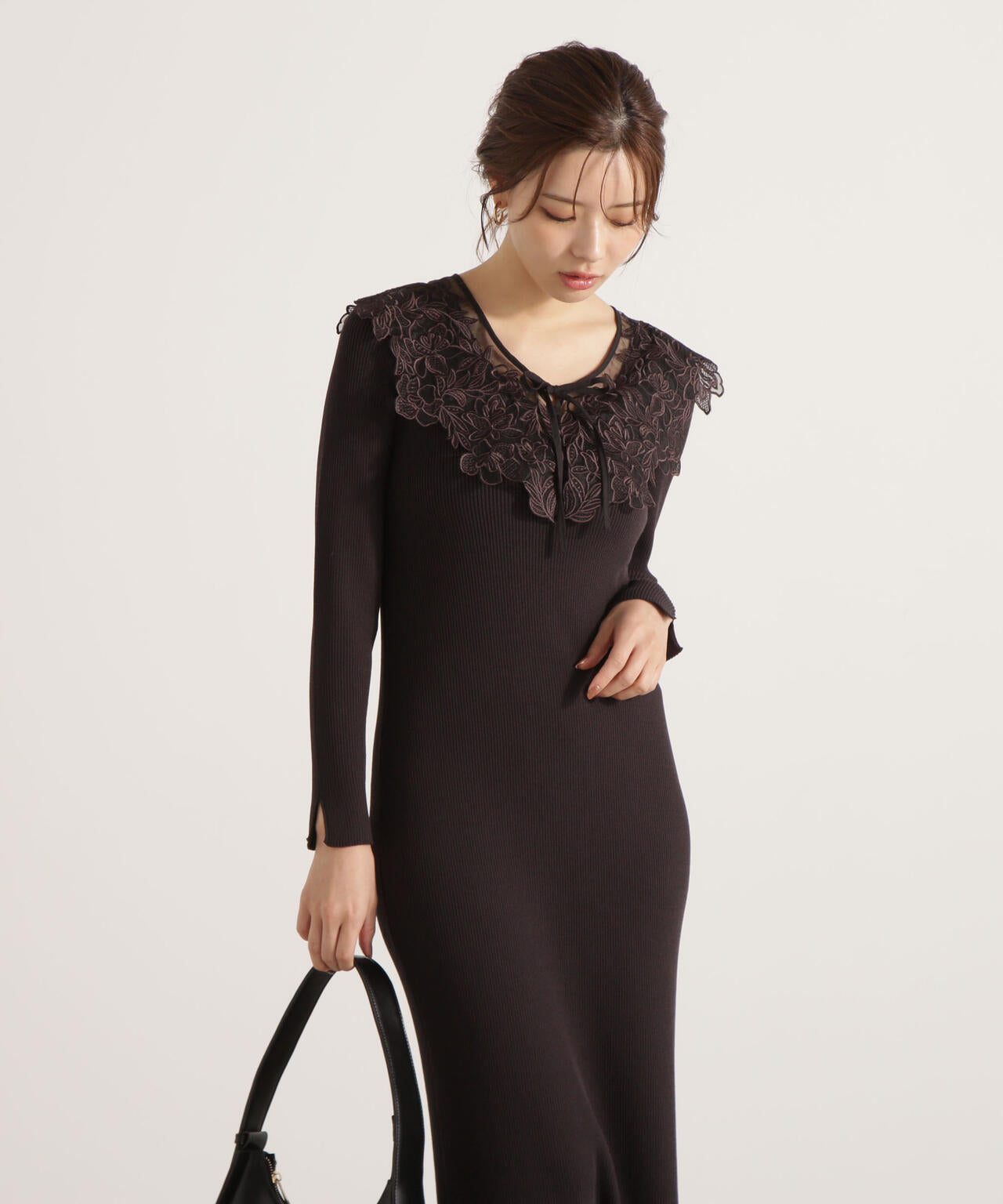 【松川星さん着用】ケープ風レース付きニットワンピース