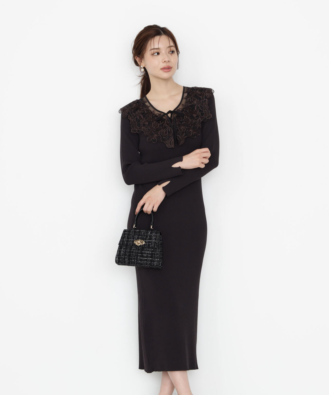 【松川星さん着用】ケープ風レース付きニットワンピース