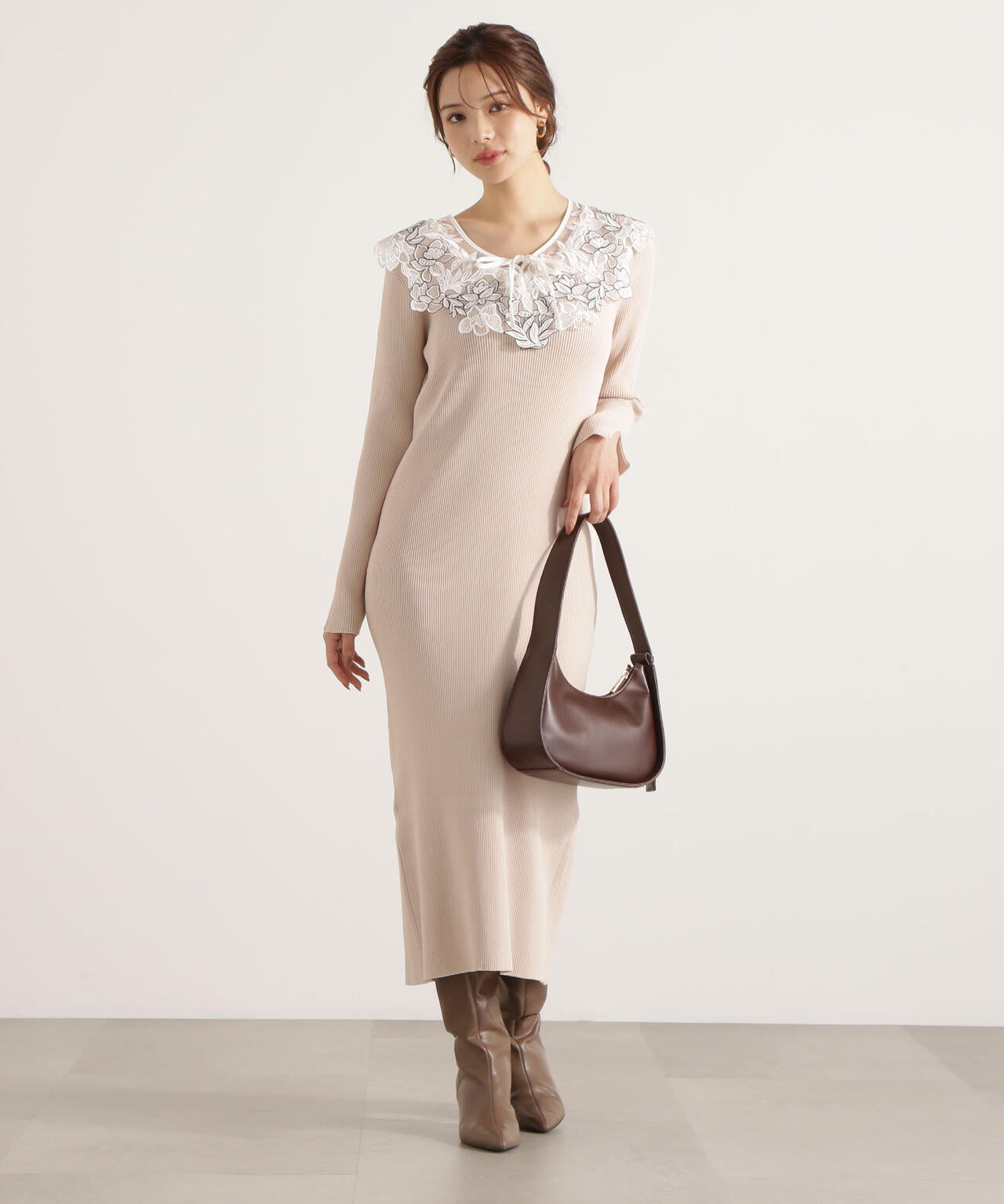 【松川星さん着用】ケープ風レース付きニットワンピース