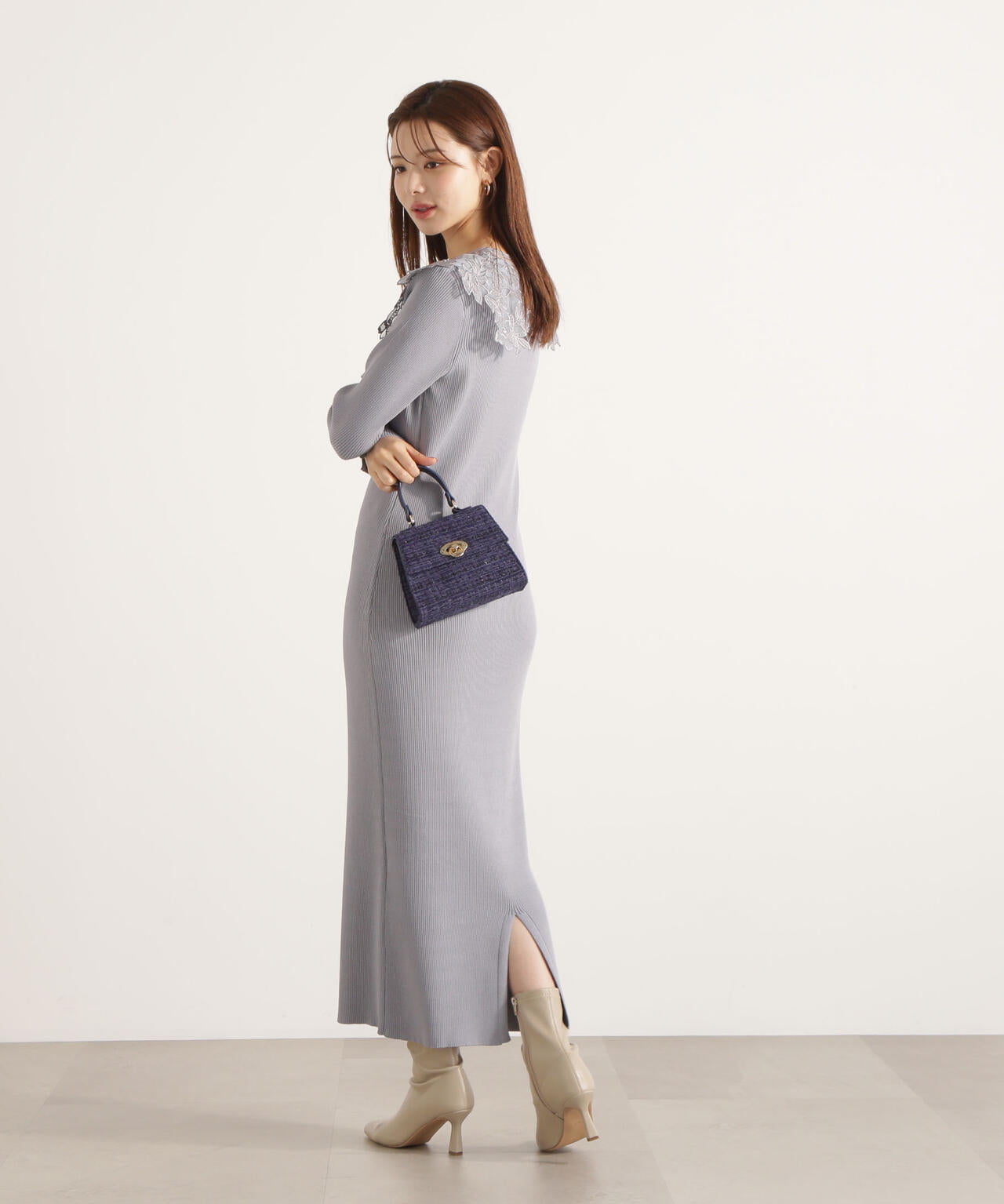 【松川星さん着用】ケープ風レース付きニットワンピース