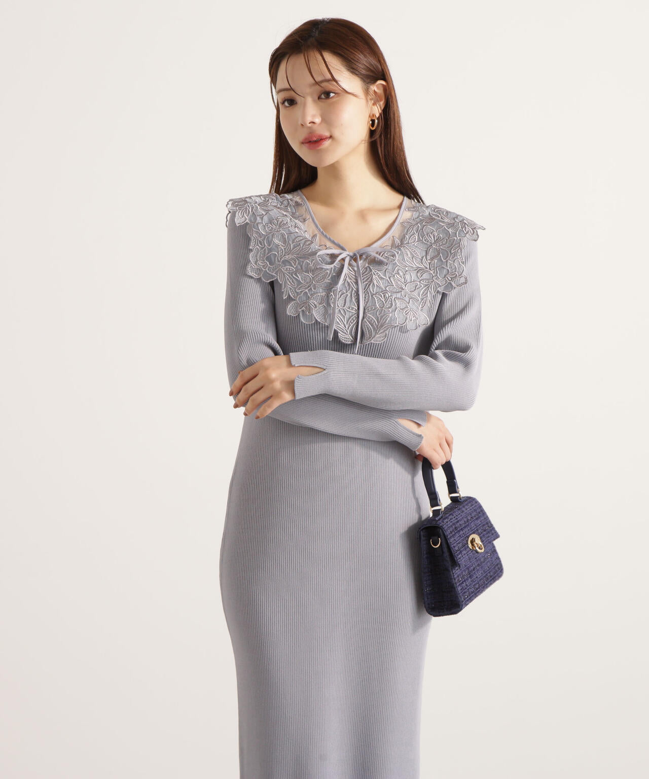 【松川星さん着用】ケープ風レース付きニットワンピース