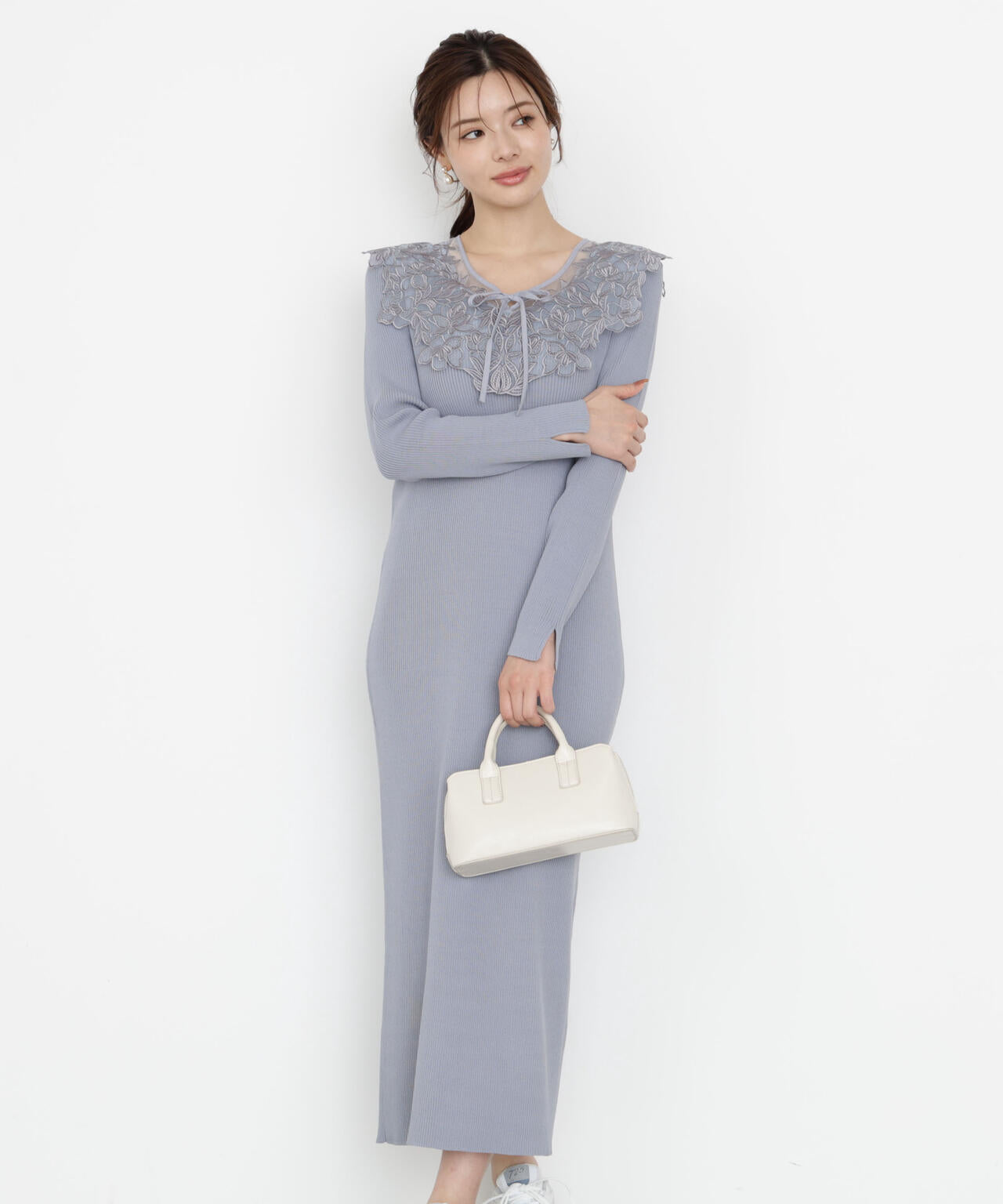 【松川星さん着用】ケープ風レース付きニットワンピース