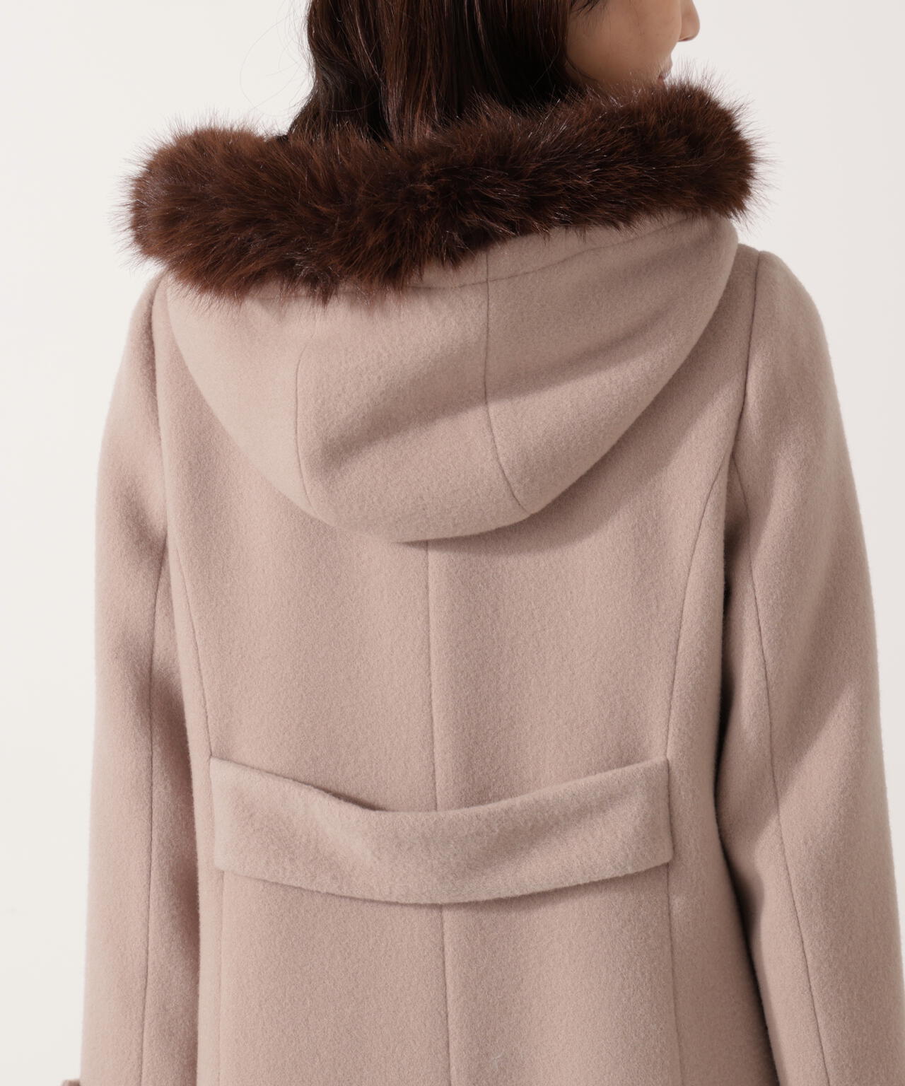 【加藤栞さん着用】モッサフードフェイクファーロングコート