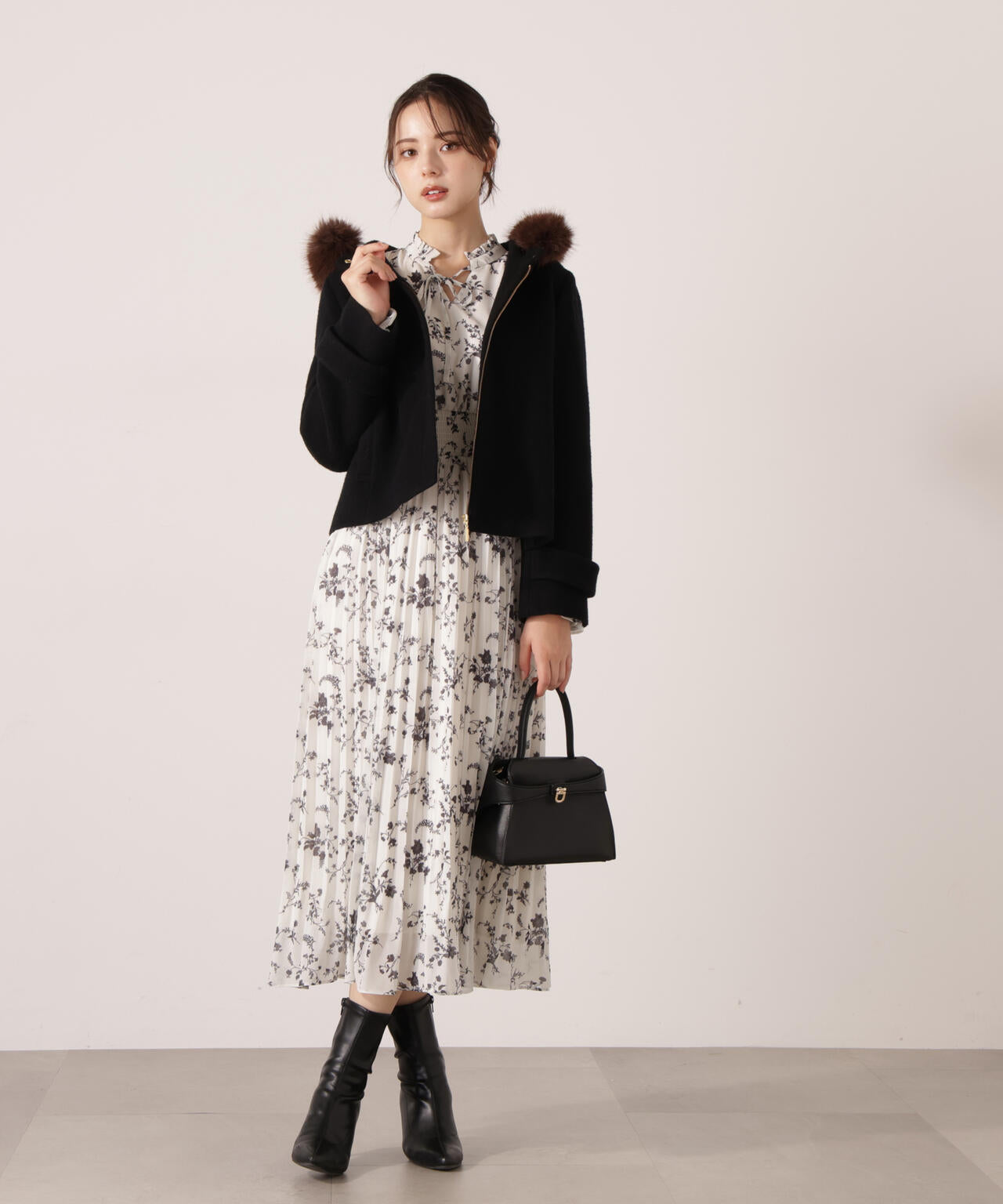 モッサフードフェイクファーショートコート