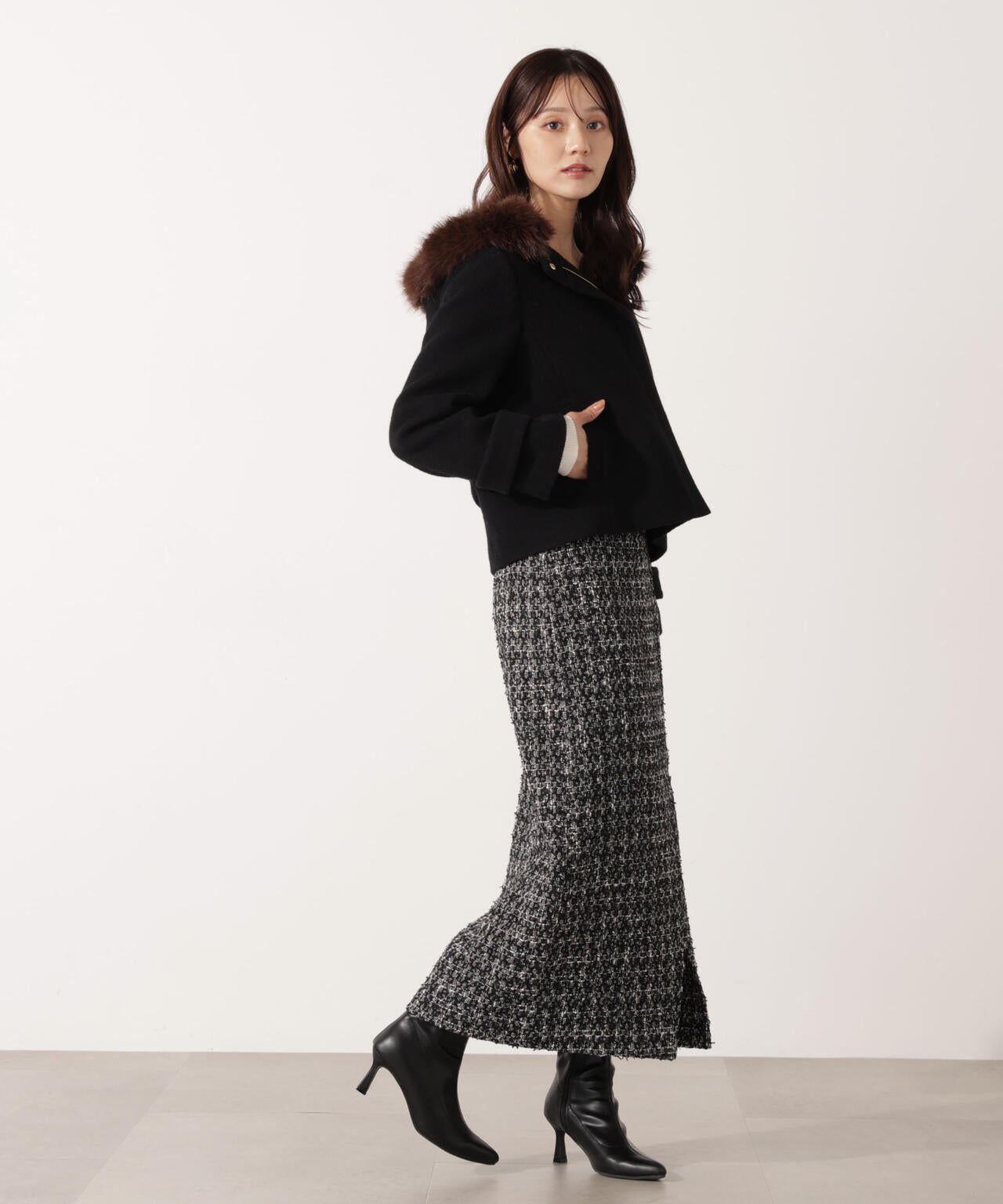 モッサフードフェイクファーショートコート