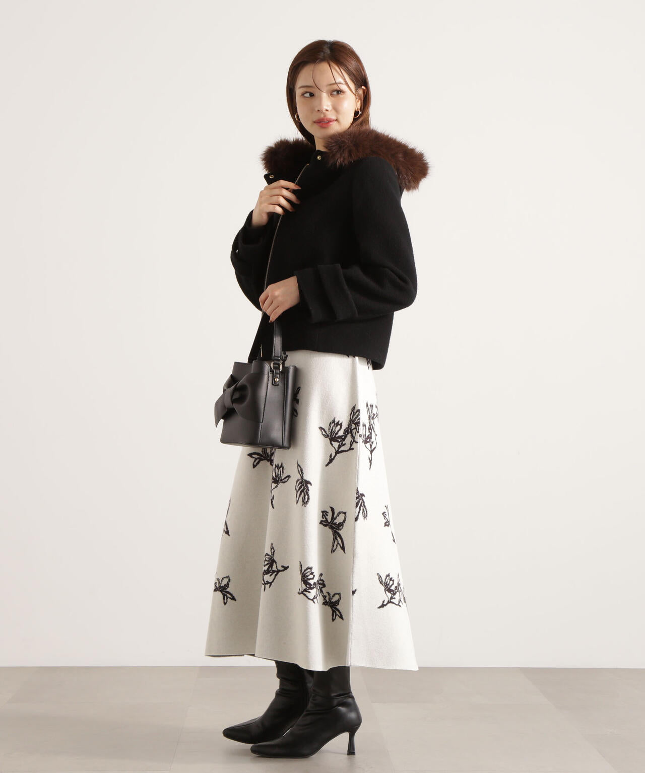 モッサフードフェイクファーショートコート